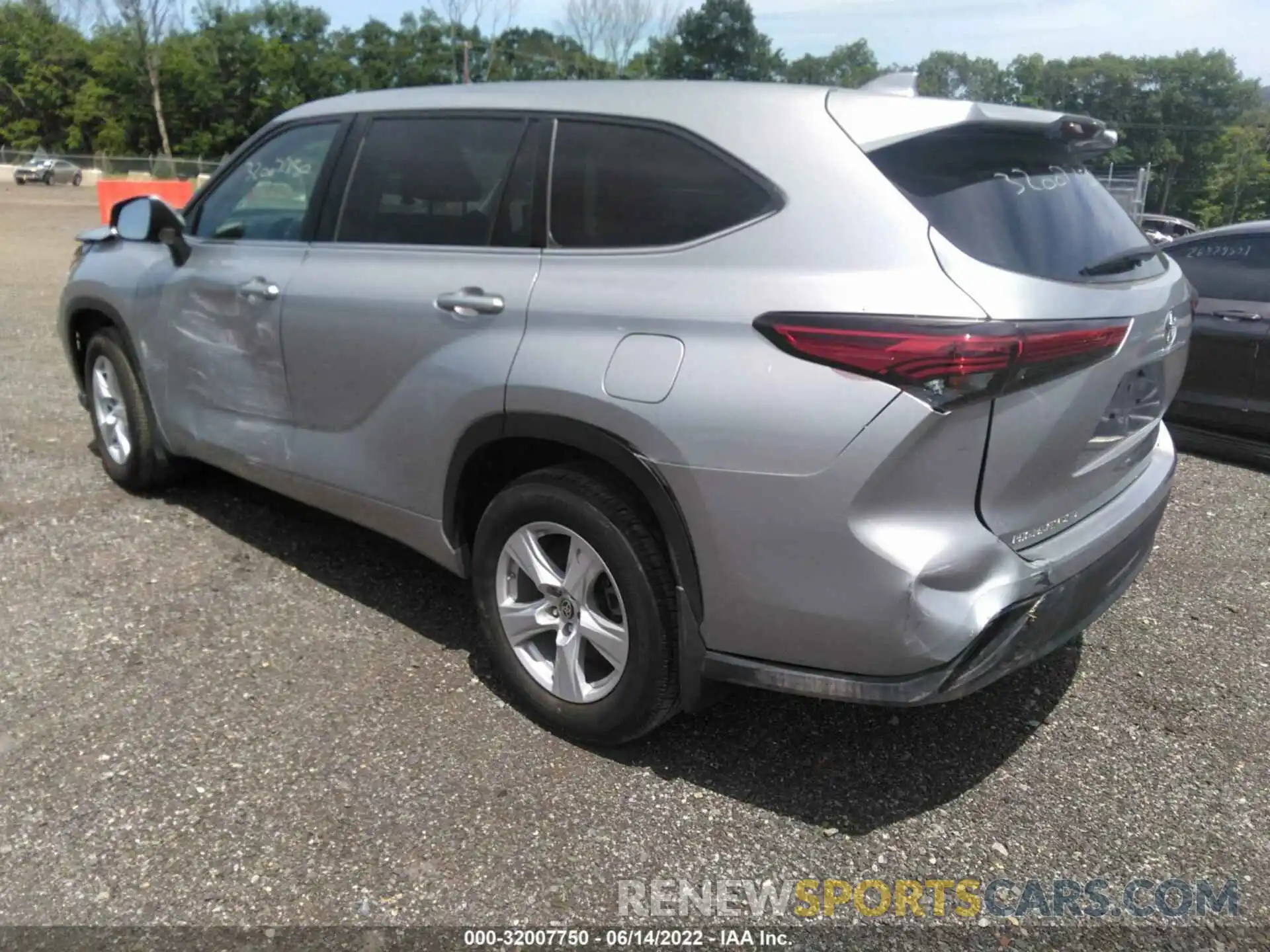 3 Photograph of a damaged car 5TDCZRBH1LS512488 TOYOTA HIGHLANDER 2020