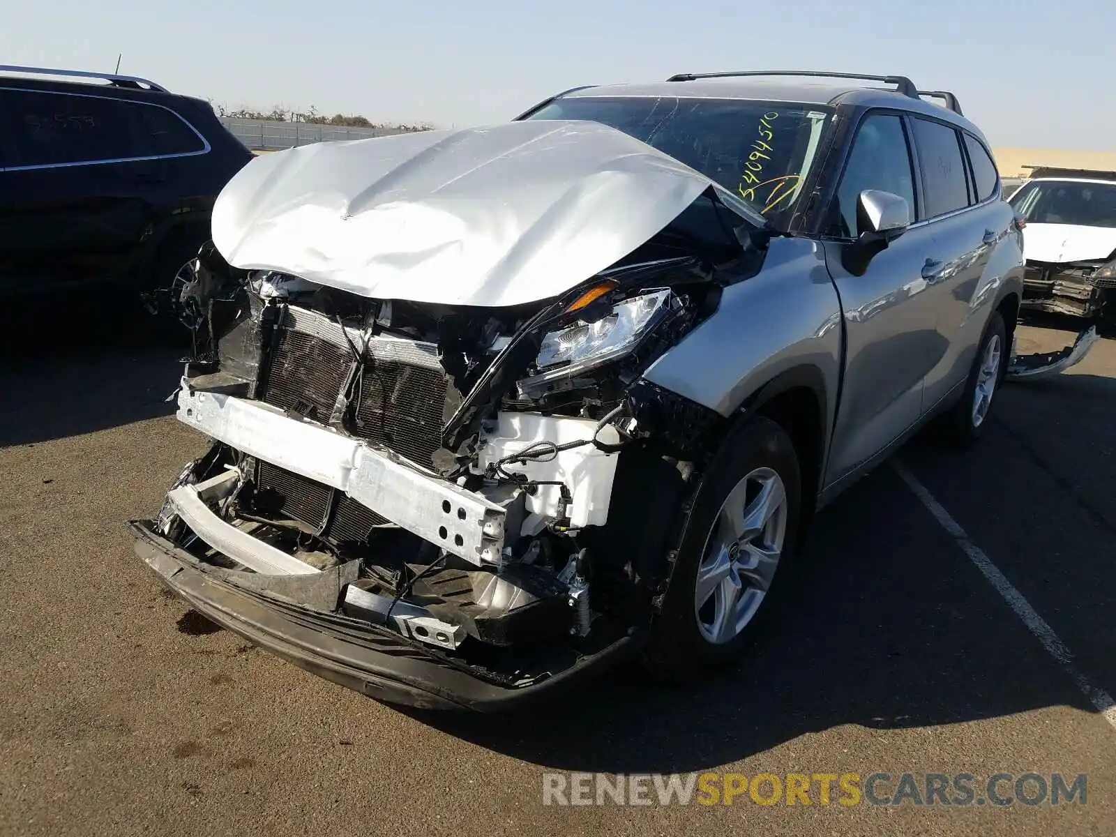 2 Photograph of a damaged car 5TDCZRBH2LS054122 TOYOTA HIGHLANDER 2020