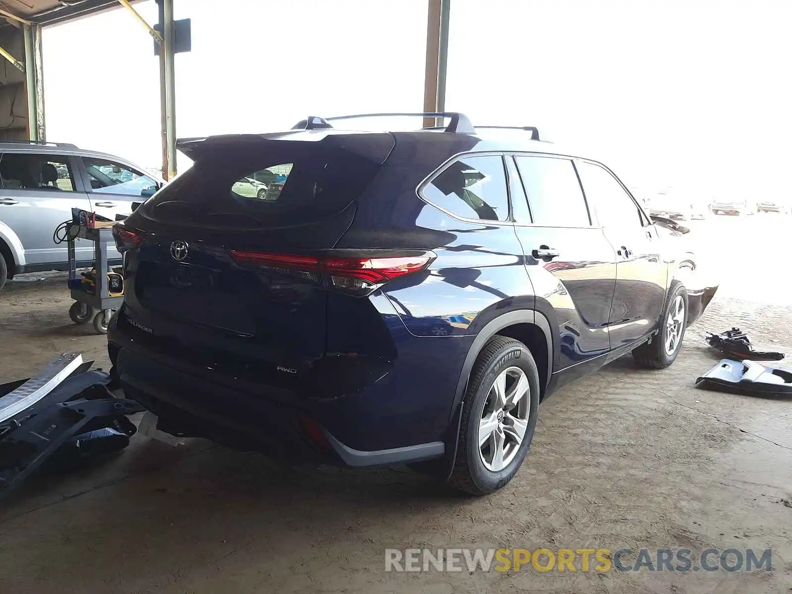 4 Photograph of a damaged car 5TDCZRBH2LS512466 TOYOTA HIGHLANDER 2020