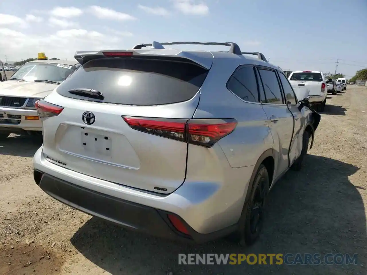 4 Photograph of a damaged car 5TDCZRBH3LS517580 TOYOTA HIGHLANDER 2020