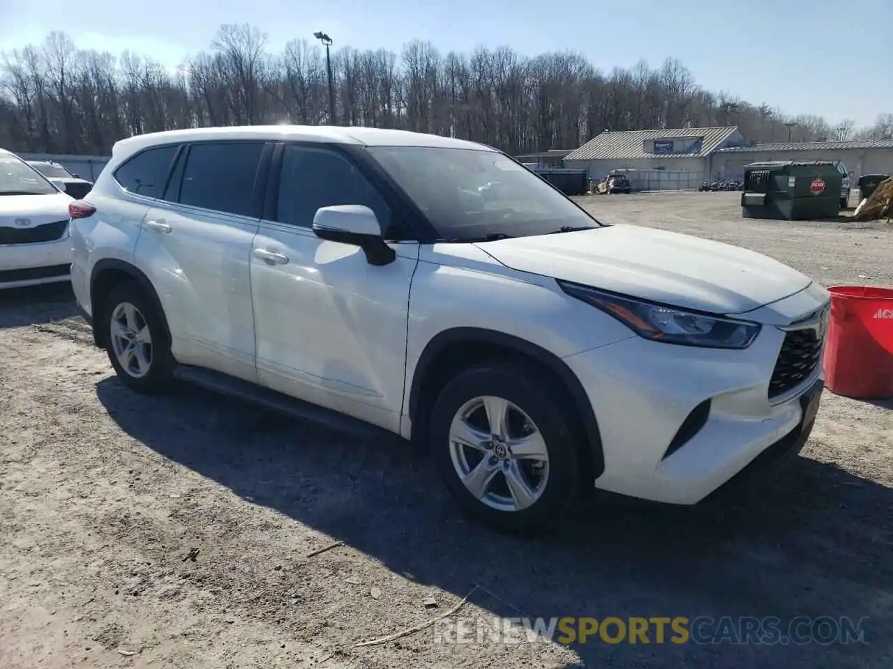 4 Photograph of a damaged car 5TDCZRBH3LS518518 TOYOTA HIGHLANDER 2020