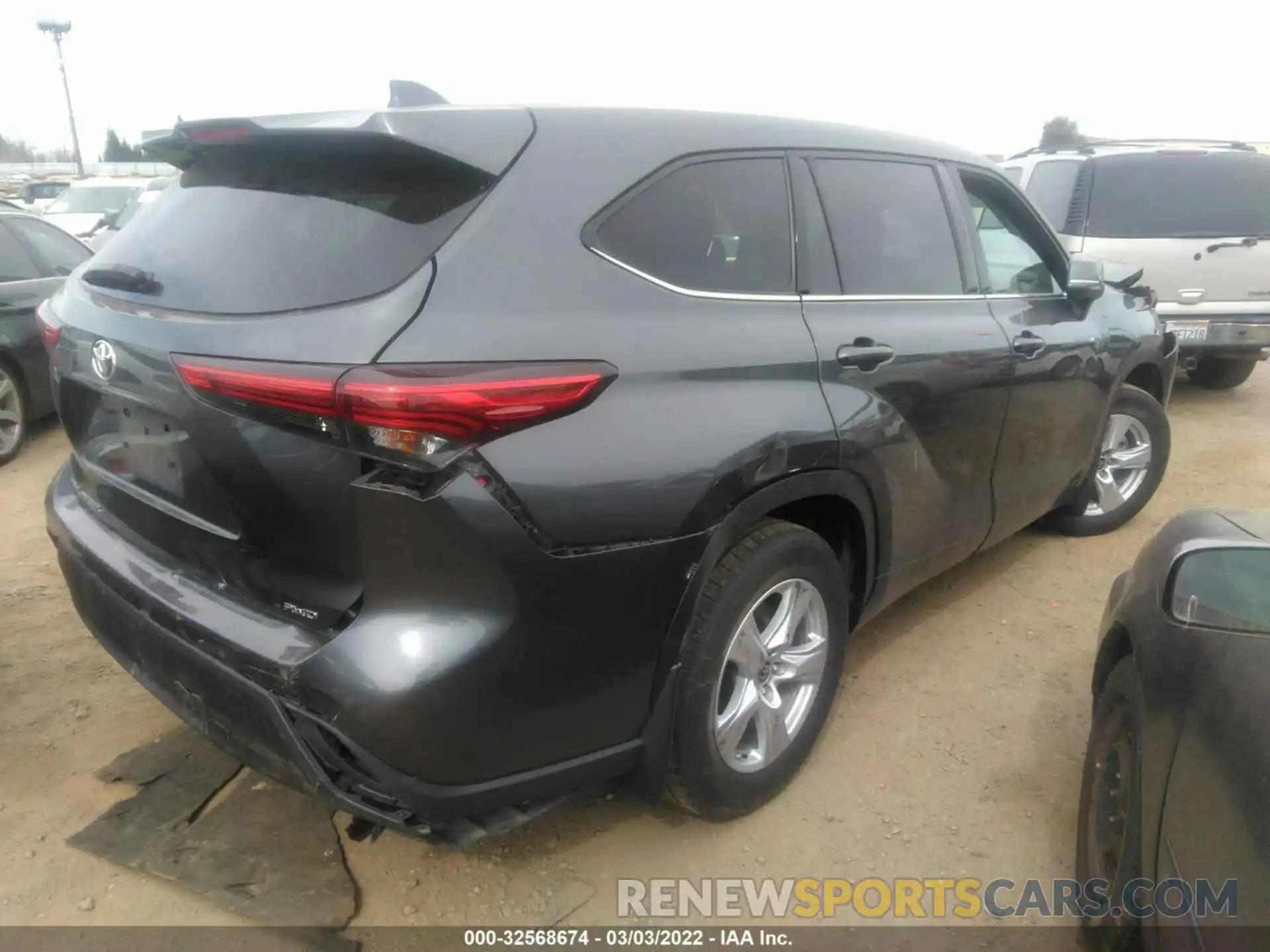 4 Photograph of a damaged car 5TDCZRBH5LS020269 TOYOTA HIGHLANDER 2020