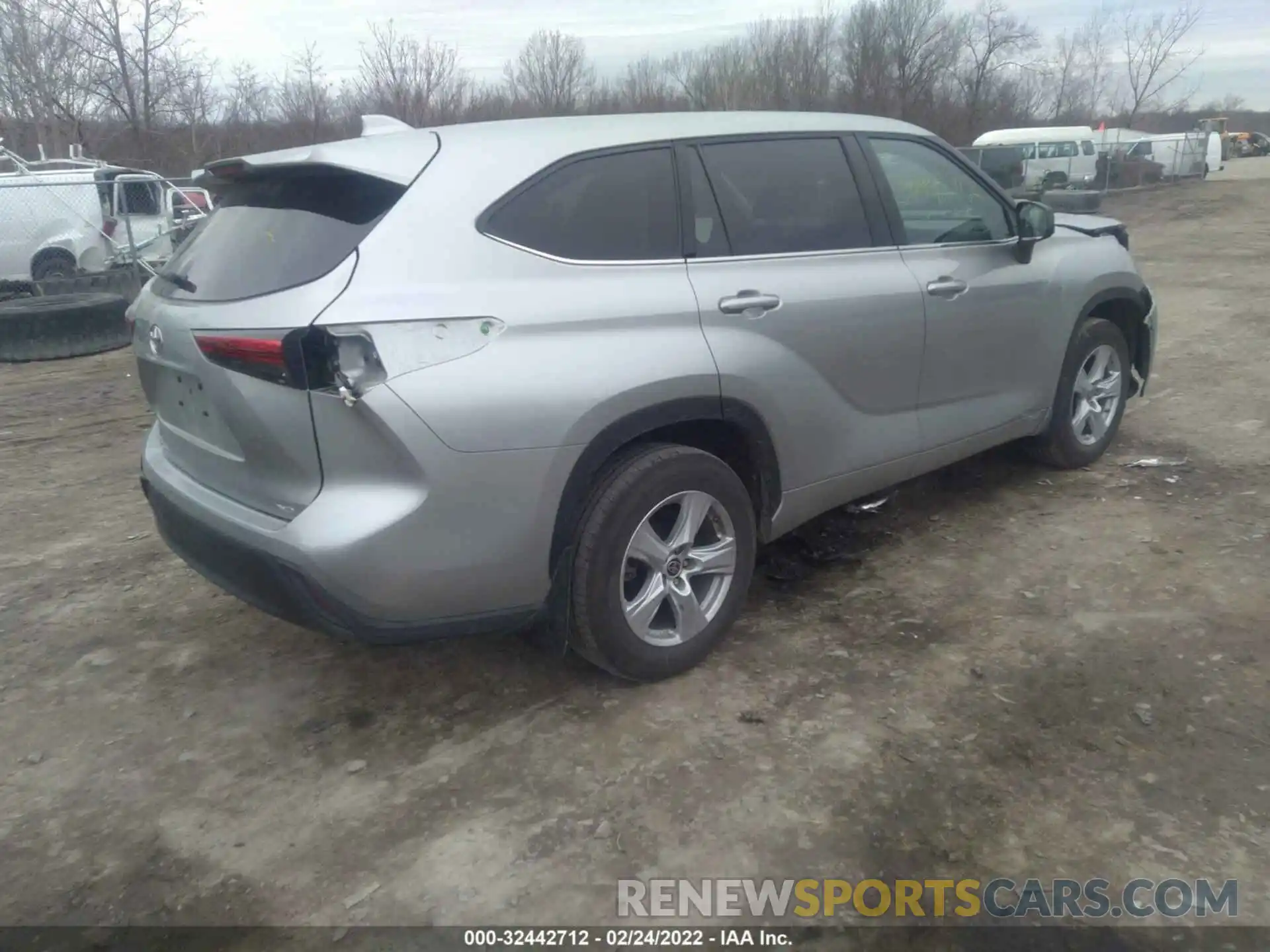 4 Photograph of a damaged car 5TDCZRBH7LS505898 TOYOTA HIGHLANDER 2020