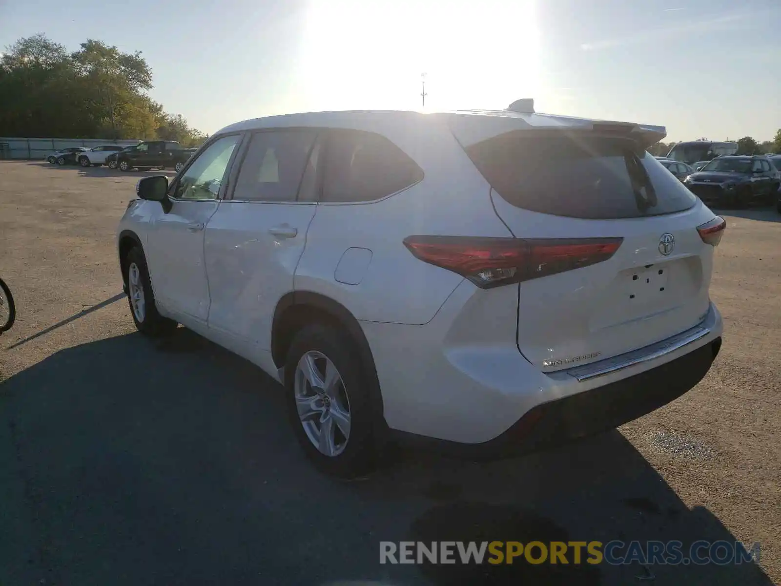 3 Photograph of a damaged car 5TDCZRBH9LS035356 TOYOTA HIGHLANDER 2020