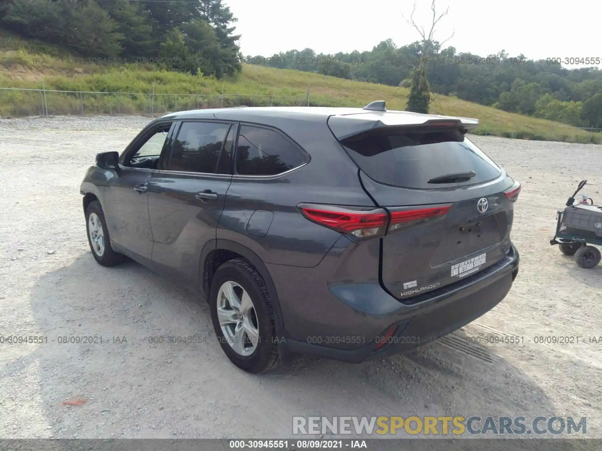 3 Photograph of a damaged car 5TDCZRBH9LS518443 TOYOTA HIGHLANDER 2020