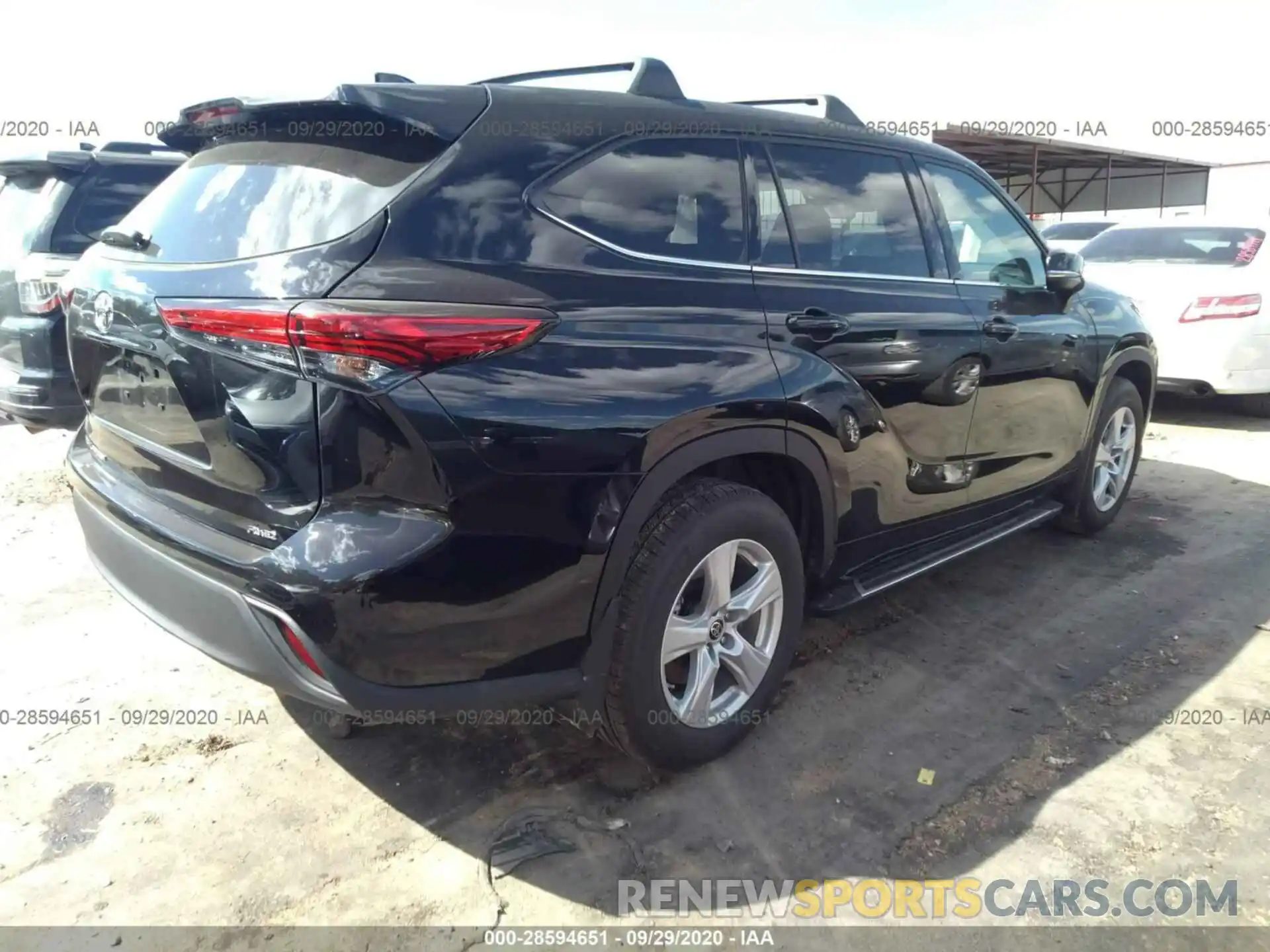 4 Photograph of a damaged car 5TDCZRBH9LS519382 TOYOTA HIGHLANDER 2020