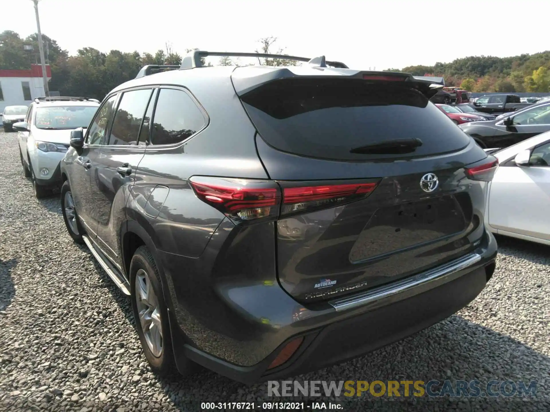 3 Photograph of a damaged car 5TDCZRBHXLS026391 TOYOTA HIGHLANDER 2020