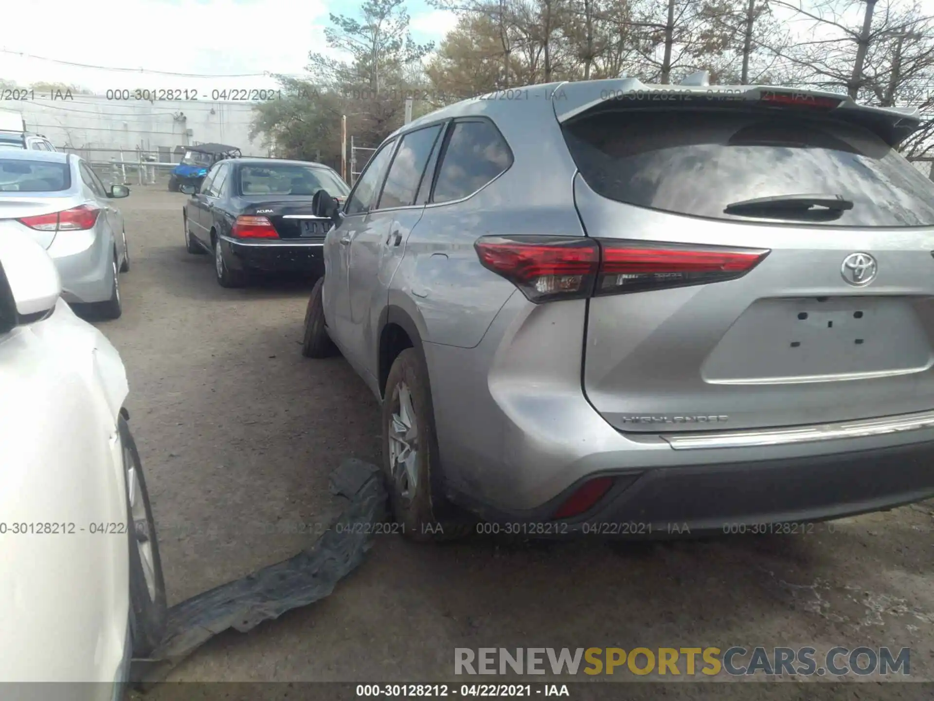 3 Photograph of a damaged car 5TDCZRBHXLS051596 TOYOTA HIGHLANDER 2020