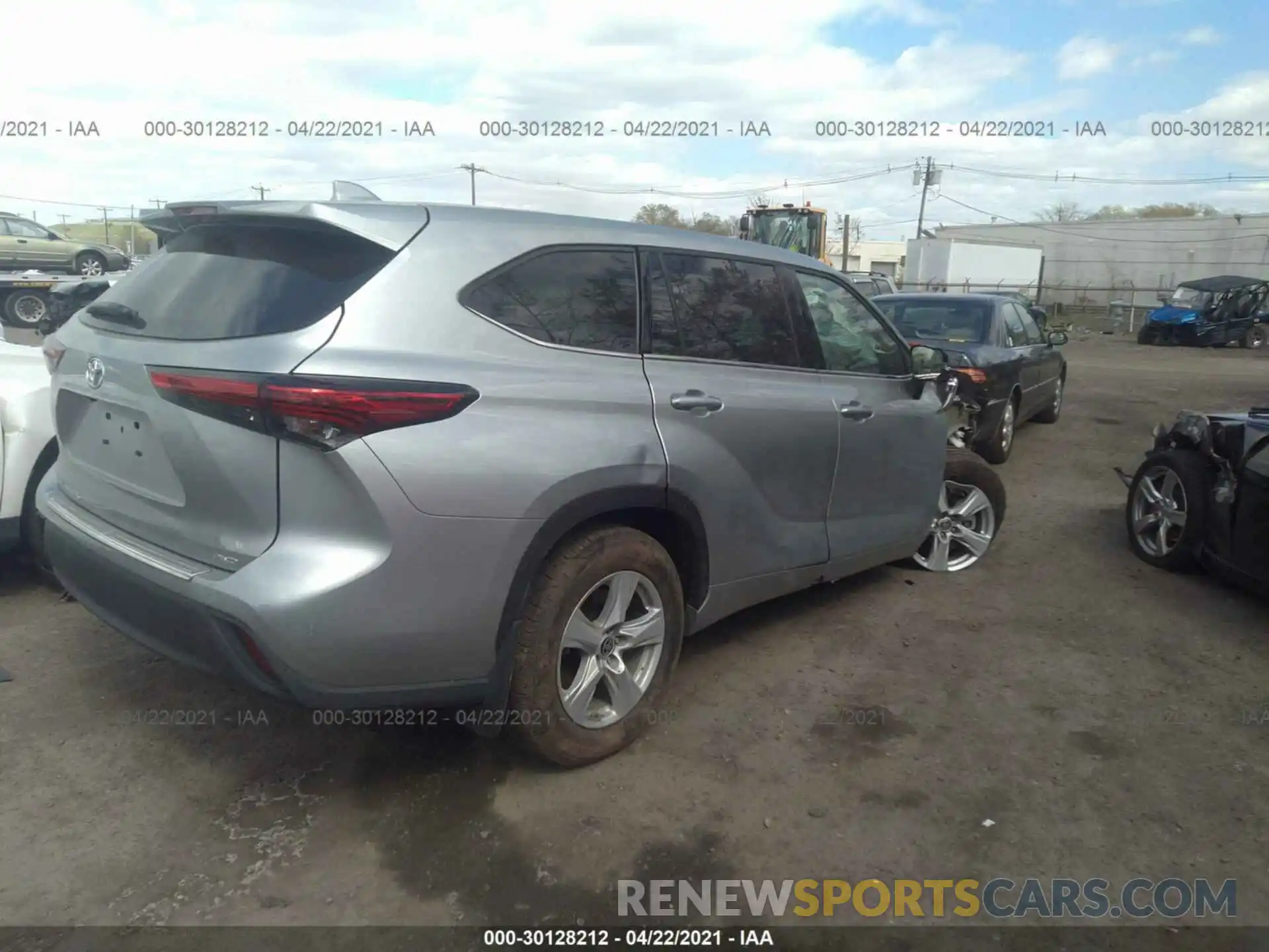 4 Photograph of a damaged car 5TDCZRBHXLS051596 TOYOTA HIGHLANDER 2020