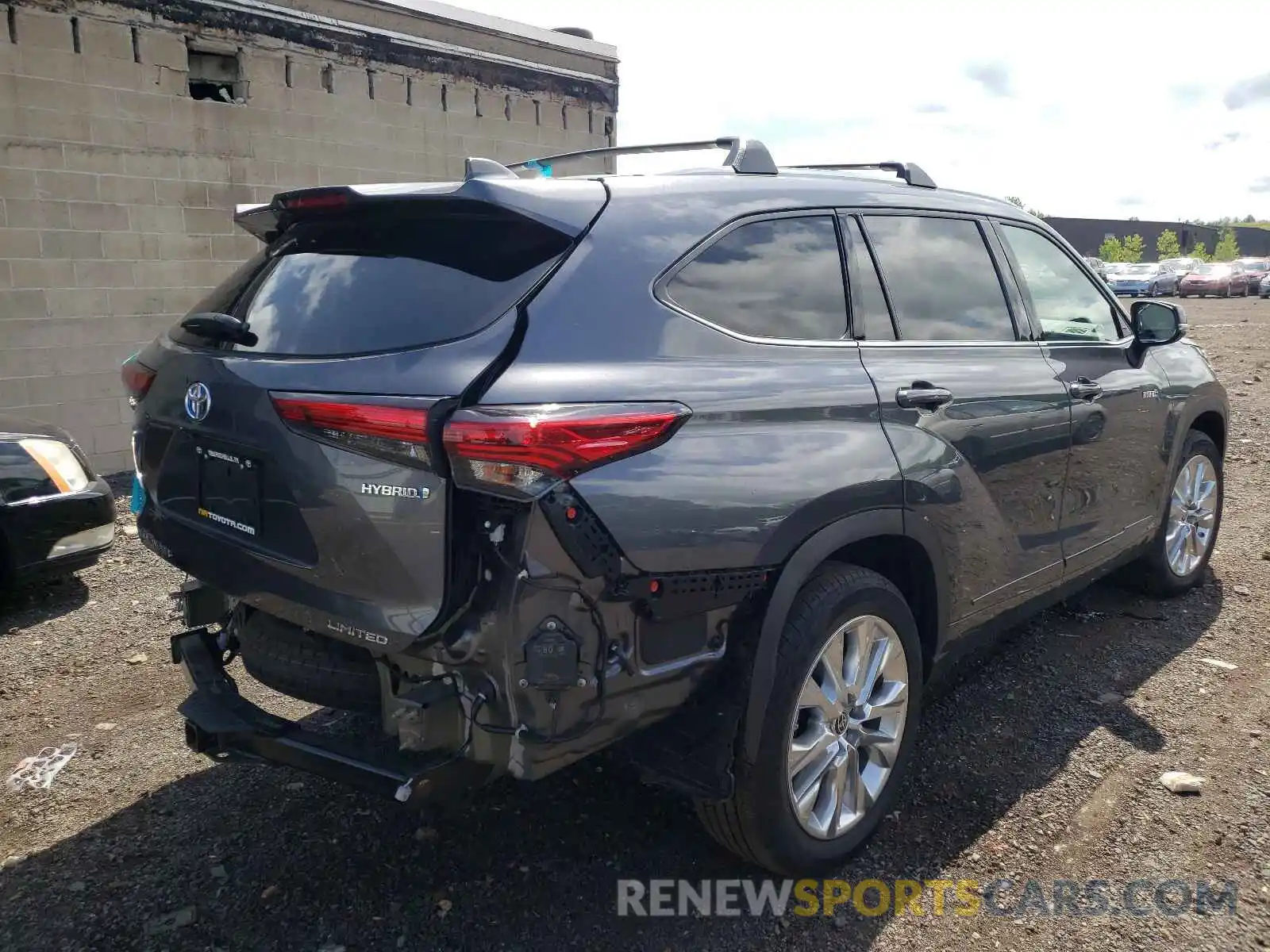 4 Photograph of a damaged car 5TDDBRCH5LS006797 TOYOTA HIGHLANDER 2020