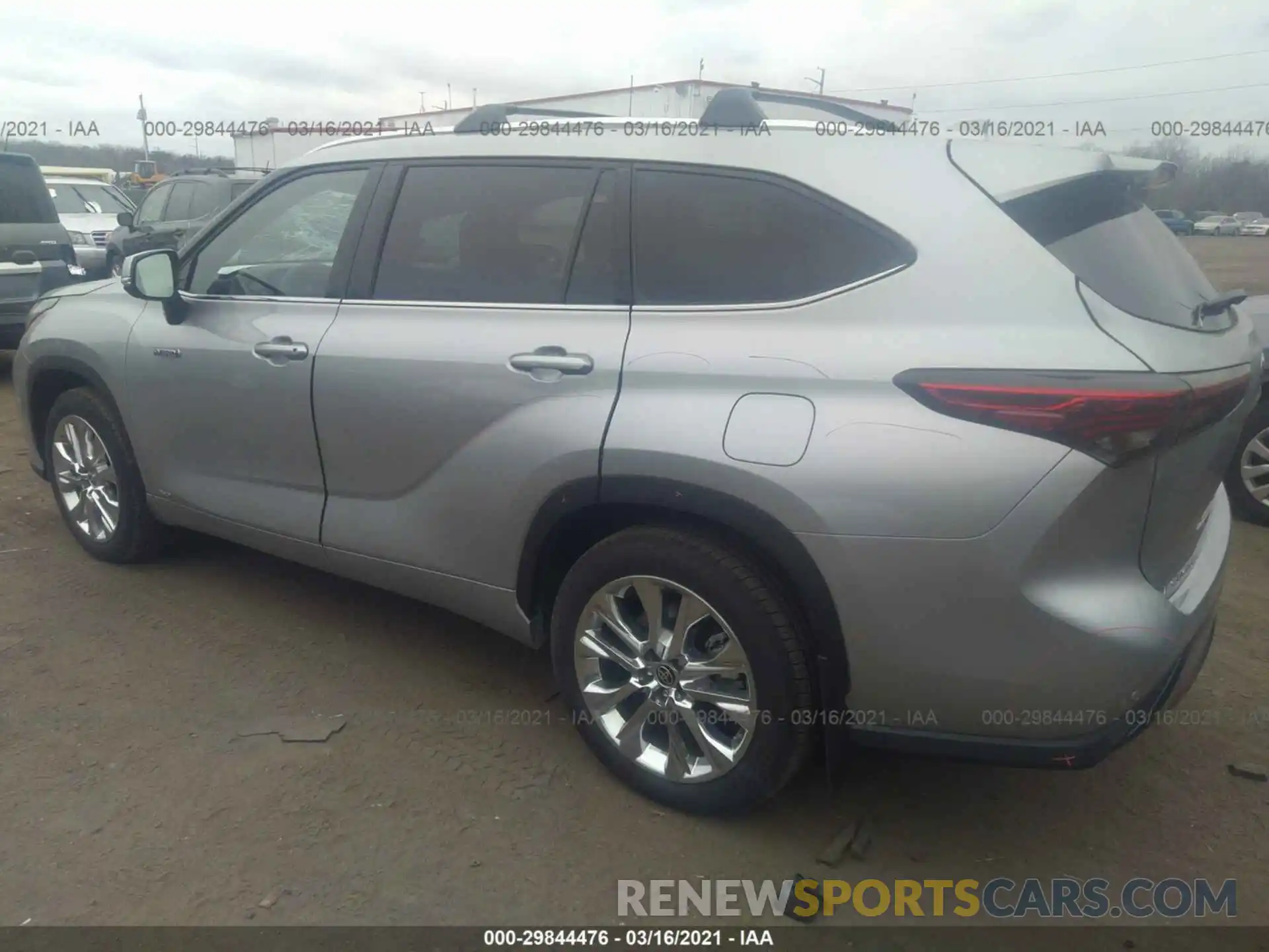 3 Photograph of a damaged car 5TDDBRCH5LS013099 TOYOTA HIGHLANDER 2020