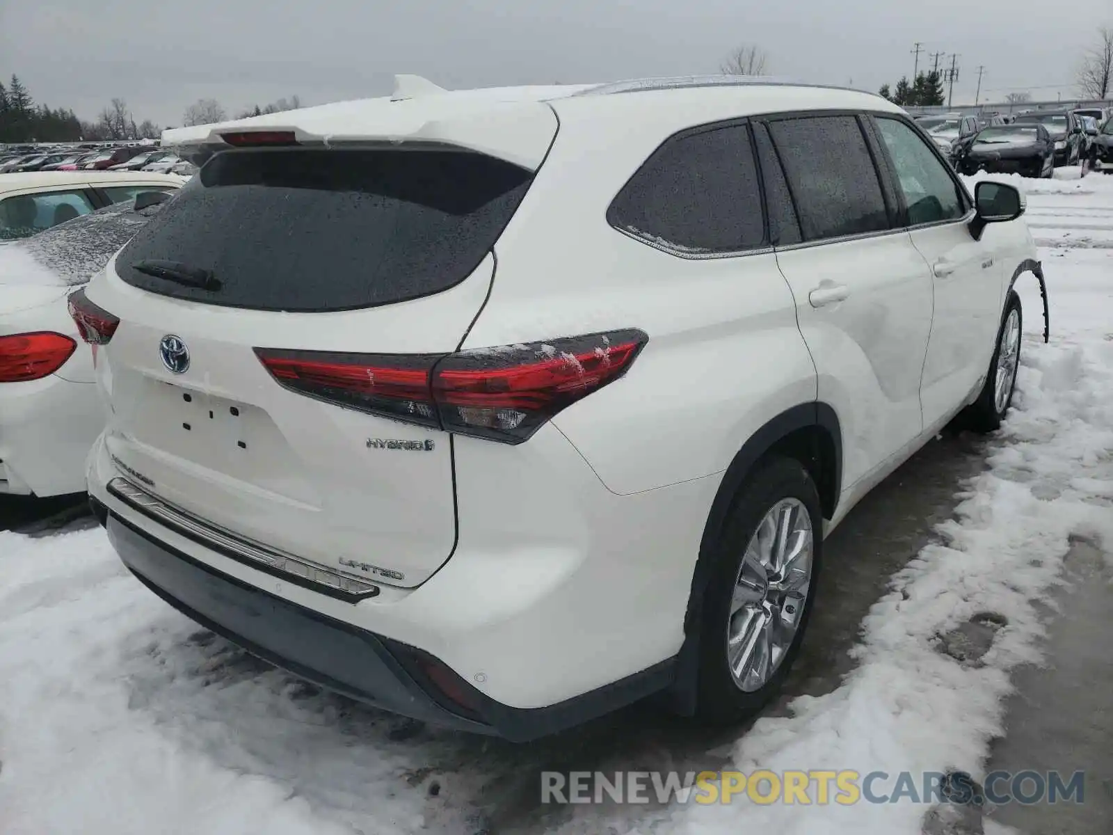 4 Photograph of a damaged car 5TDDBRCH8LS009418 TOYOTA HIGHLANDER 2020