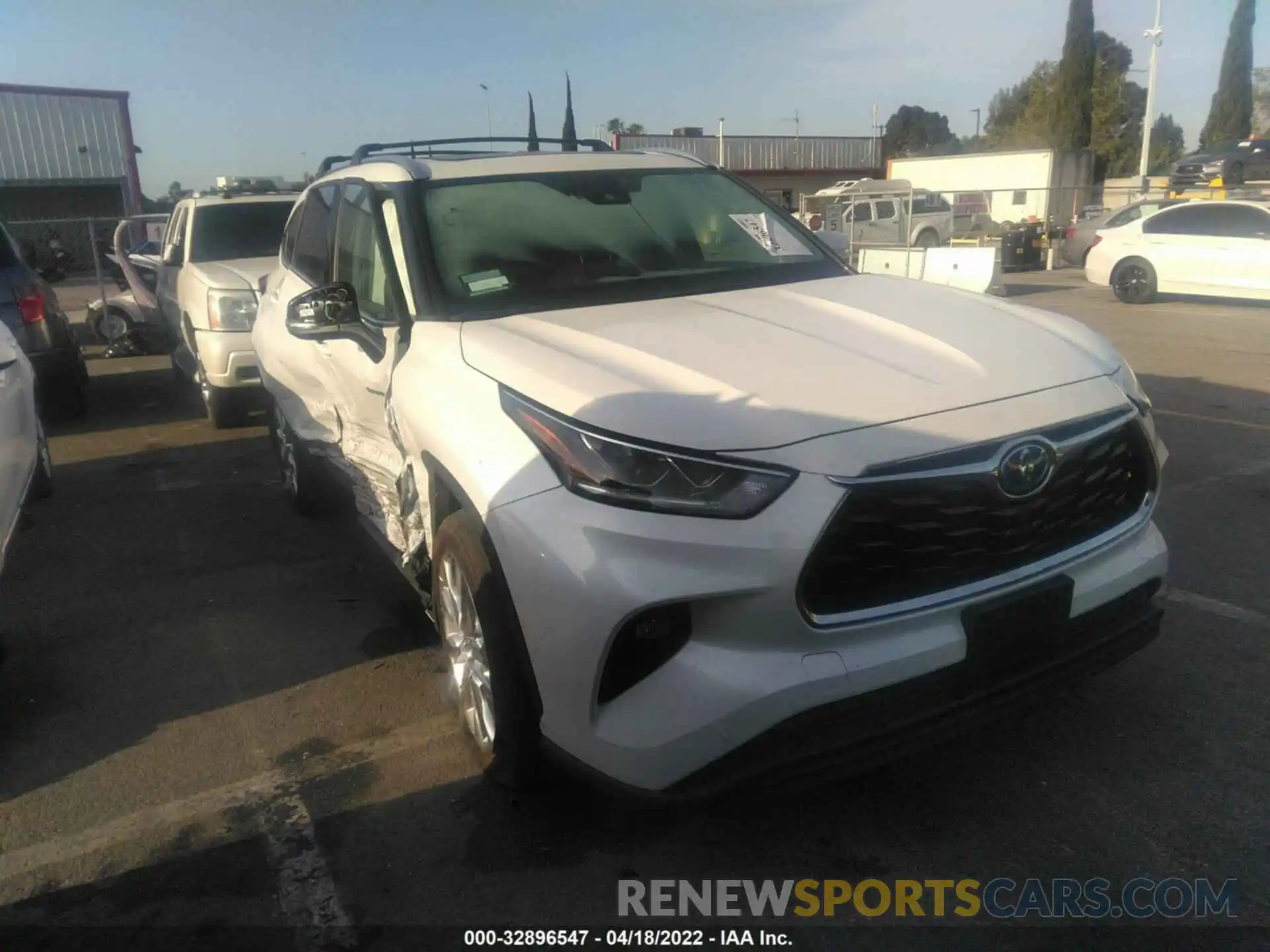 1 Photograph of a damaged car 5TDDBRCH8LS011900 TOYOTA HIGHLANDER 2020