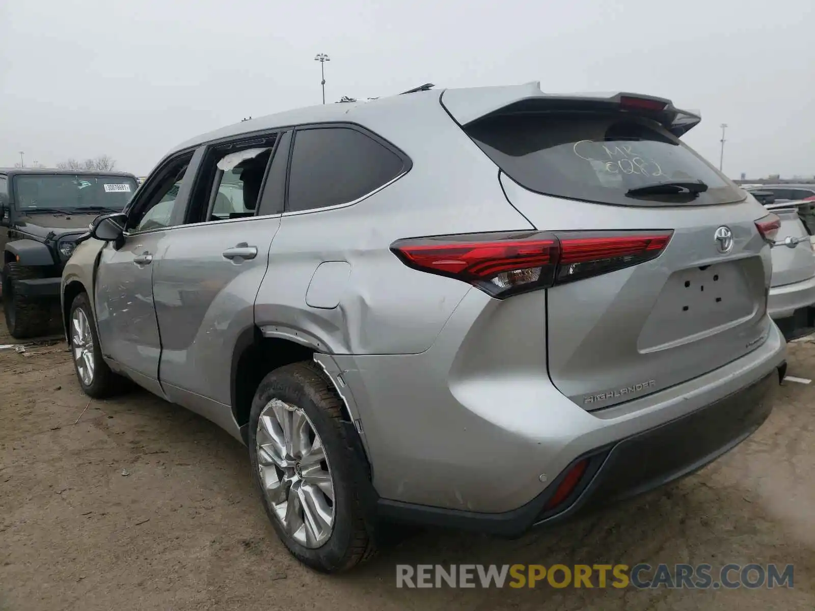 3 Photograph of a damaged car 5TDDZRBH0LS012827 TOYOTA HIGHLANDER 2020