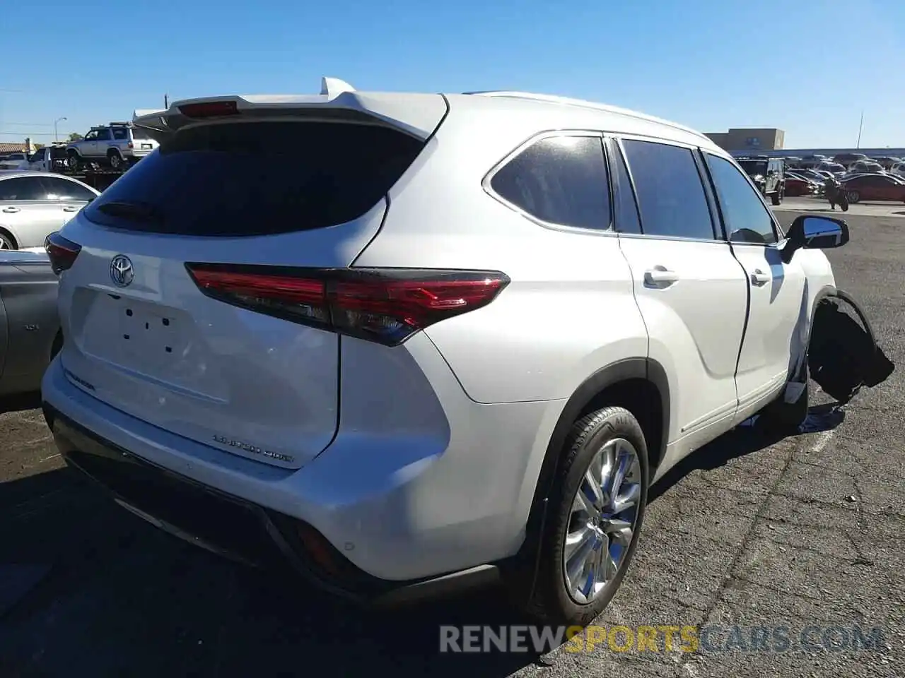 4 Photograph of a damaged car 5TDDZRBH0LS021866 TOYOTA HIGHLANDER 2020