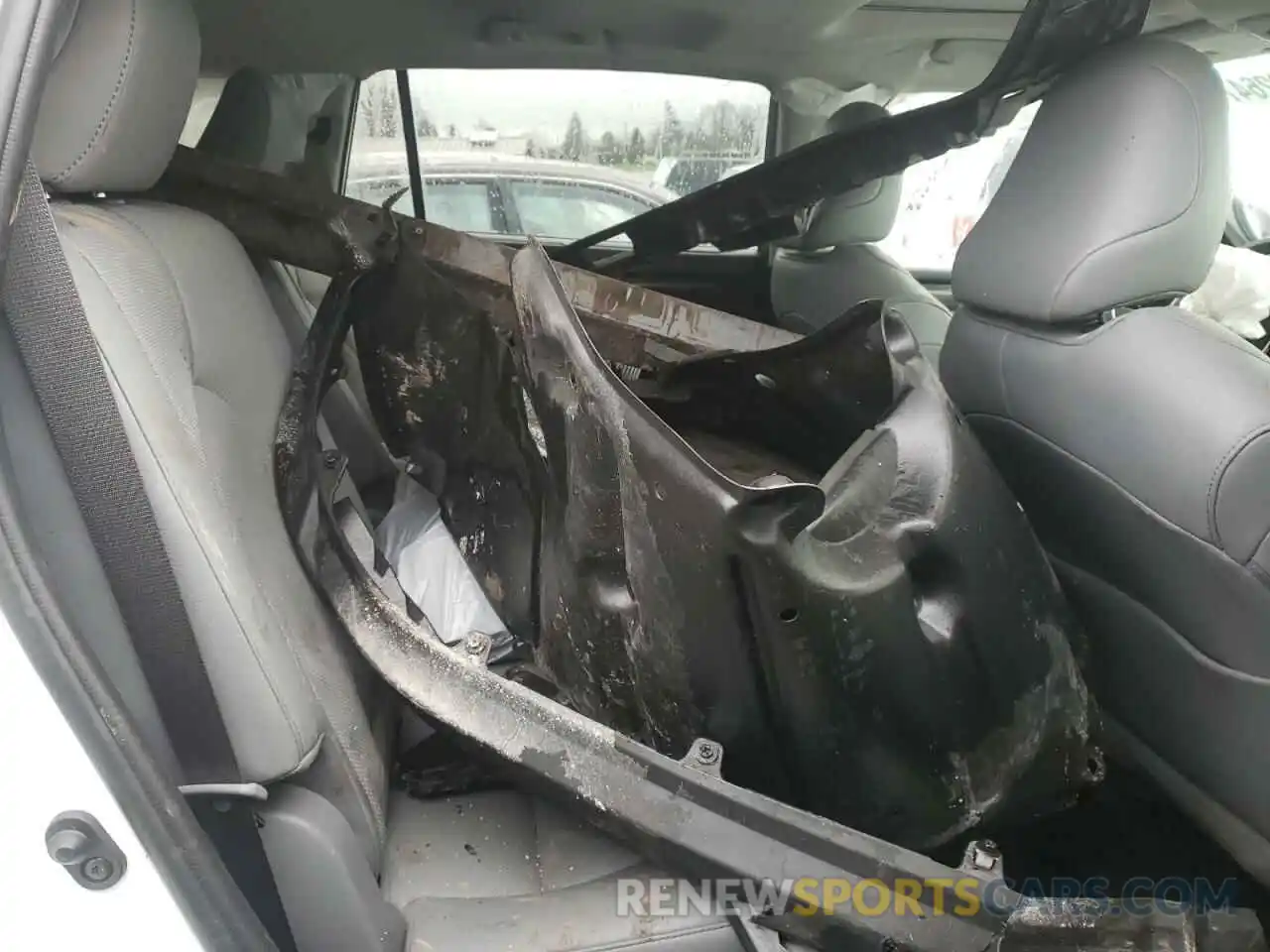 6 Photograph of a damaged car 5TDDZRBH1LS003148 TOYOTA HIGHLANDER 2020