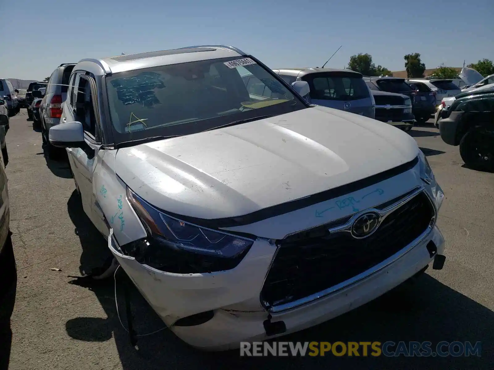 1 Photograph of a damaged car 5TDDZRBH1LS003425 TOYOTA HIGHLANDER 2020