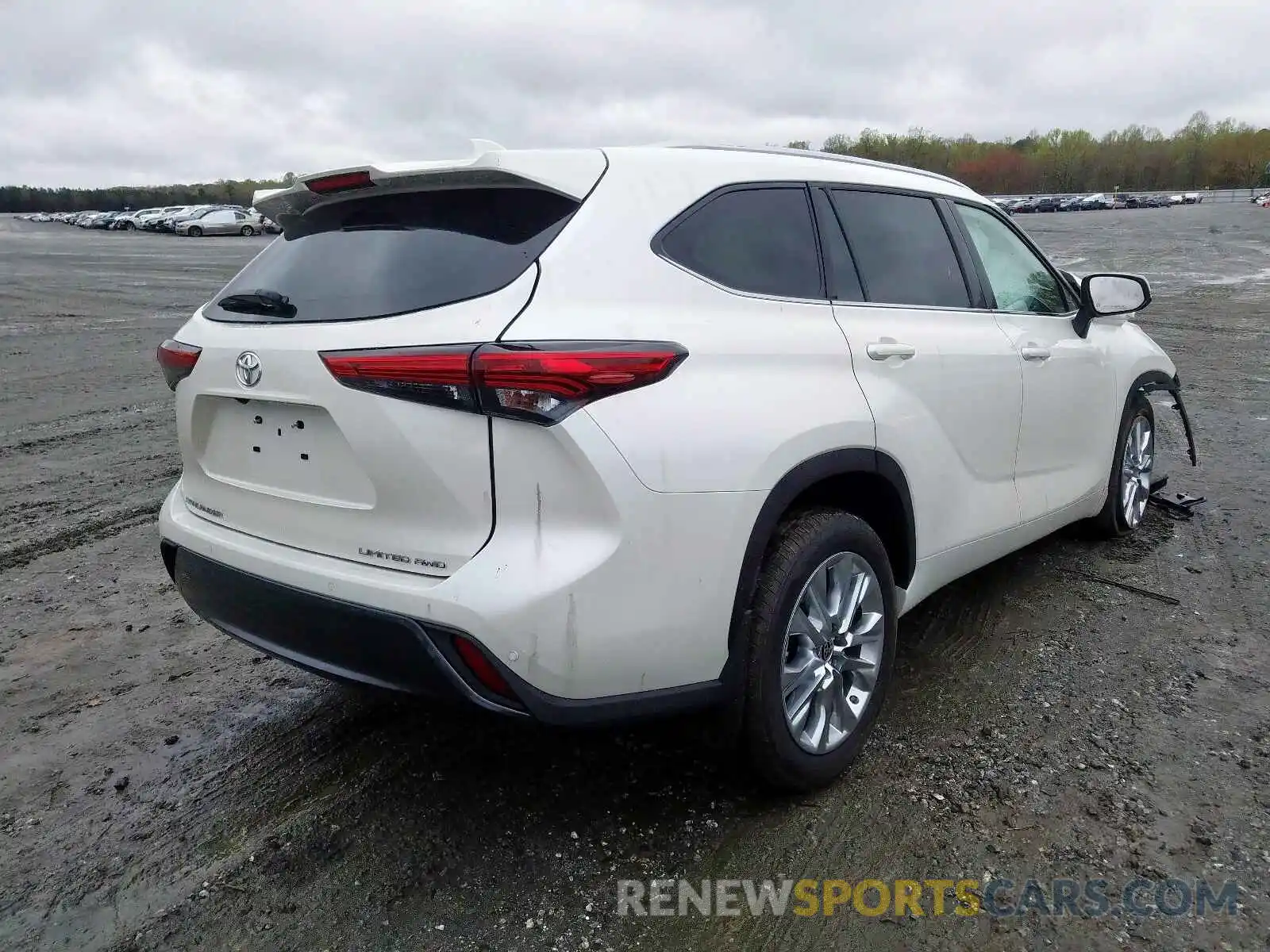 4 Photograph of a damaged car 5TDDZRBH1LS012920 TOYOTA HIGHLANDER 2020