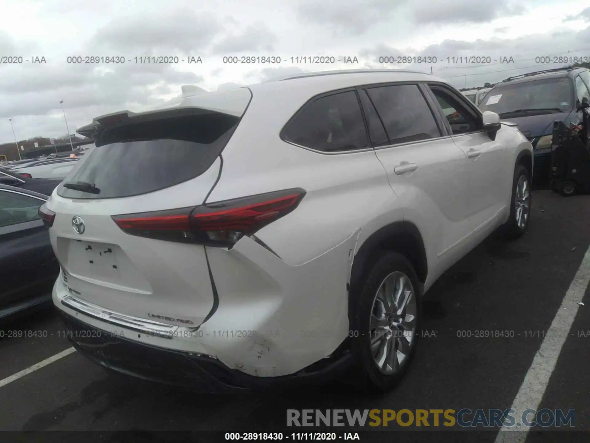 4 Photograph of a damaged car 5TDDZRBH2LS002736 TOYOTA HIGHLANDER 2020