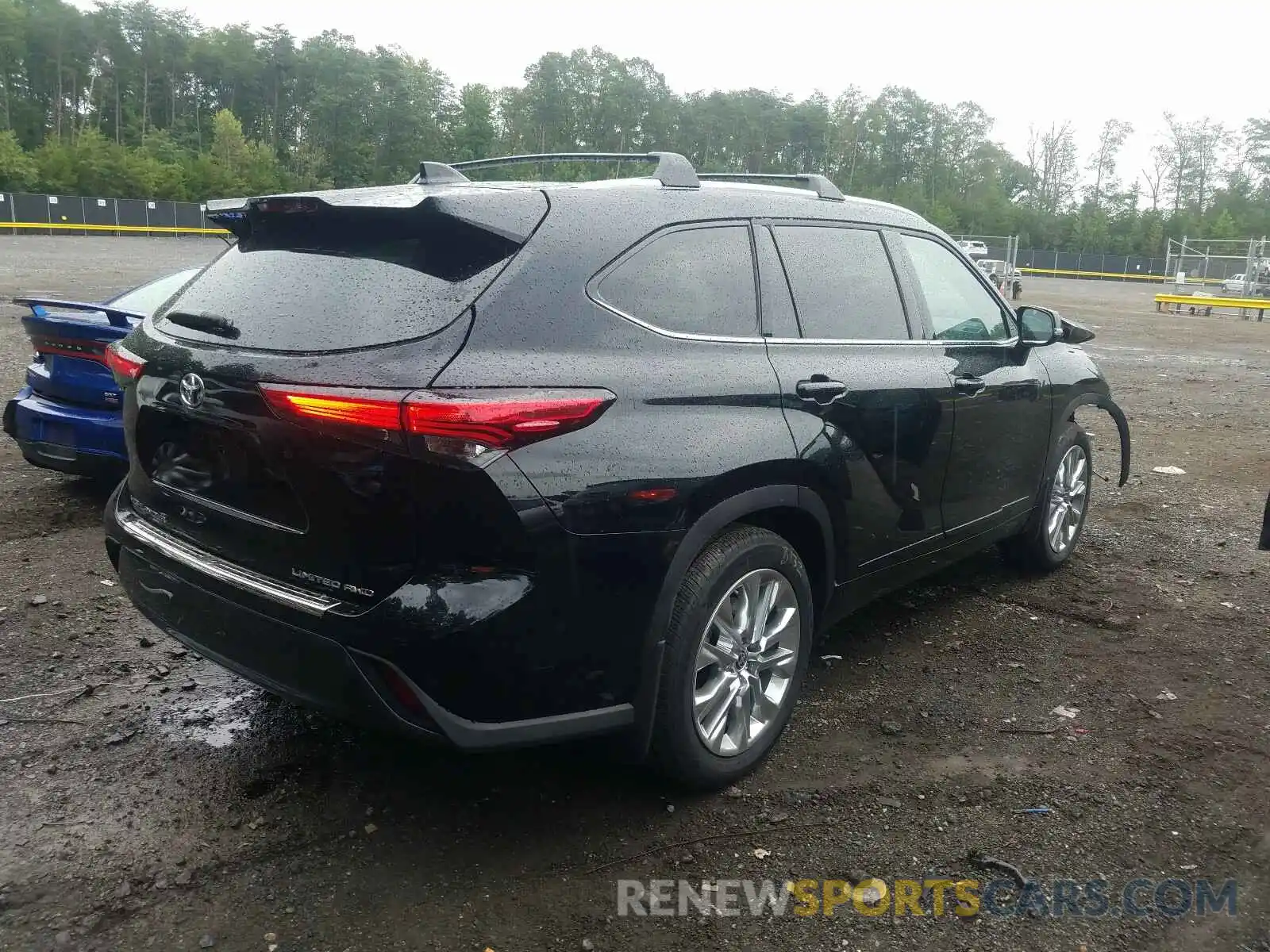 4 Photograph of a damaged car 5TDDZRBH2LS008570 TOYOTA HIGHLANDER 2020