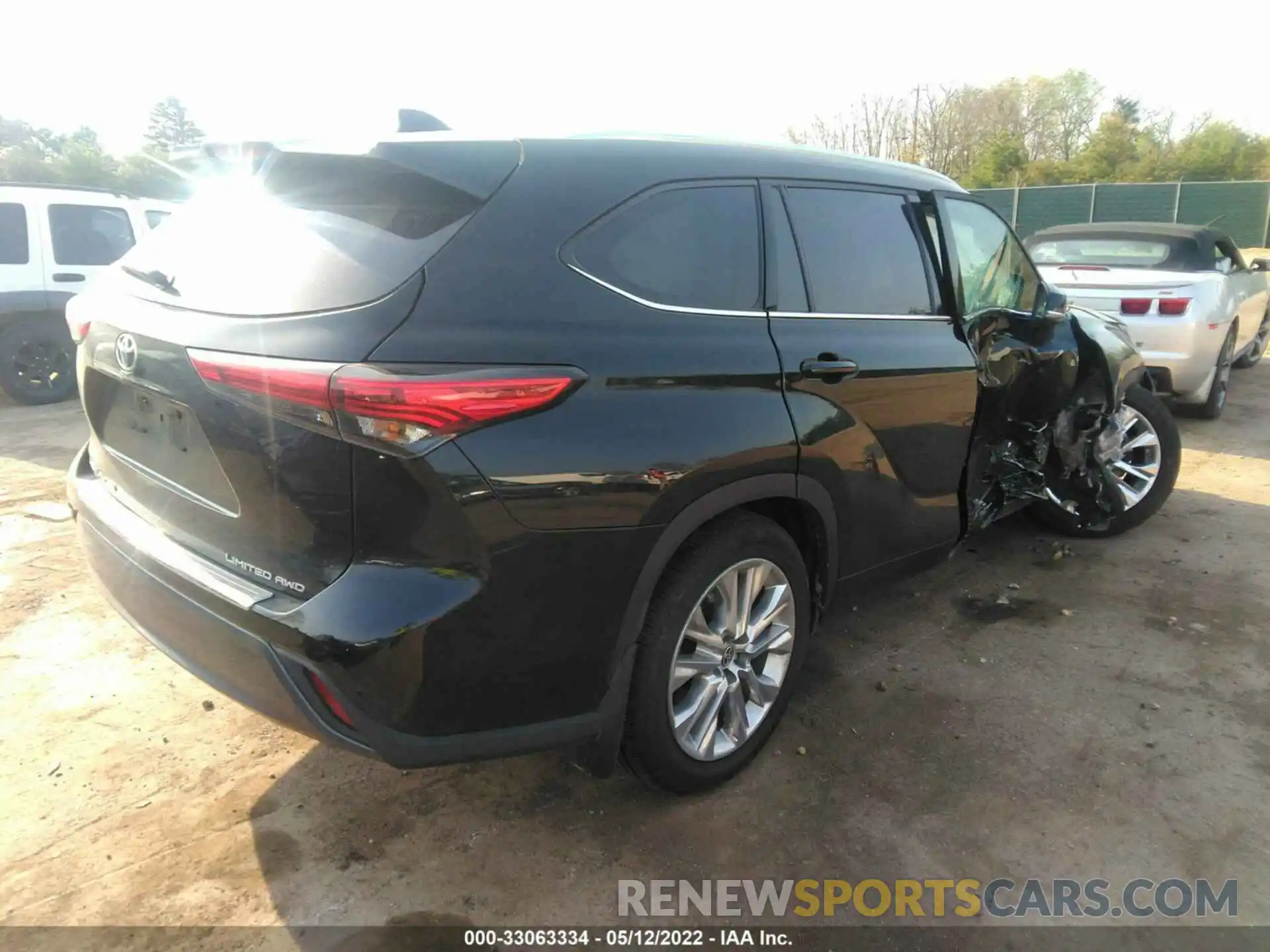 4 Photograph of a damaged car 5TDDZRBH2LS008648 TOYOTA HIGHLANDER 2020