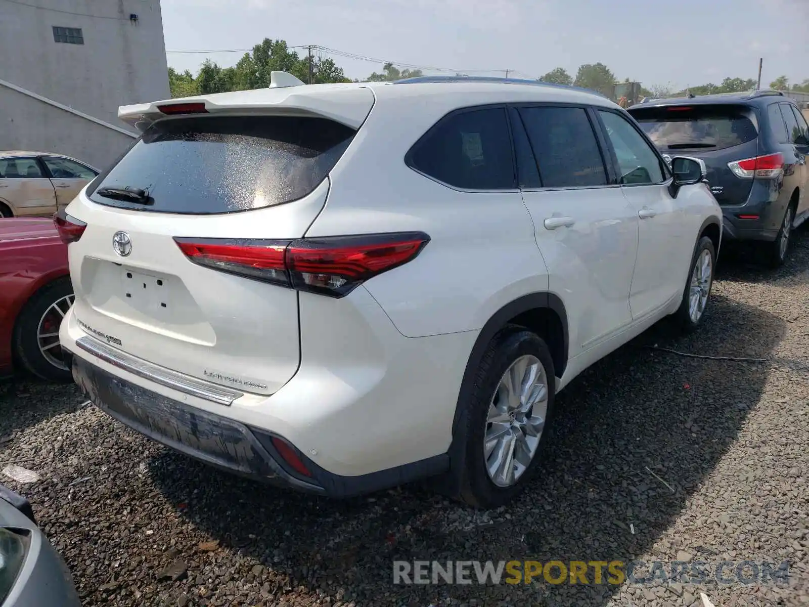 4 Photograph of a damaged car 5TDDZRBH2LS027796 TOYOTA HIGHLANDER 2020