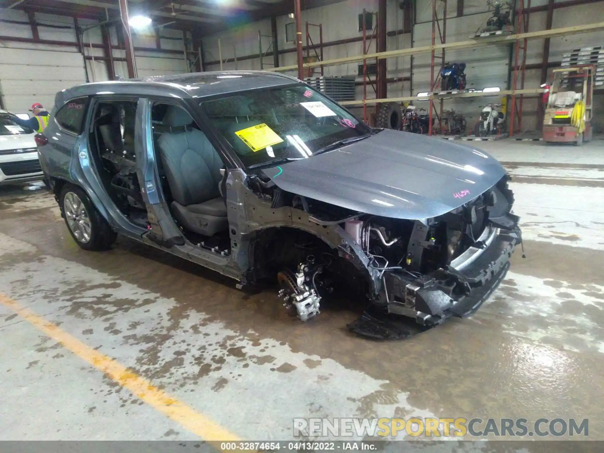 1 Photograph of a damaged car 5TDDZRBH2LS051578 TOYOTA HIGHLANDER 2020