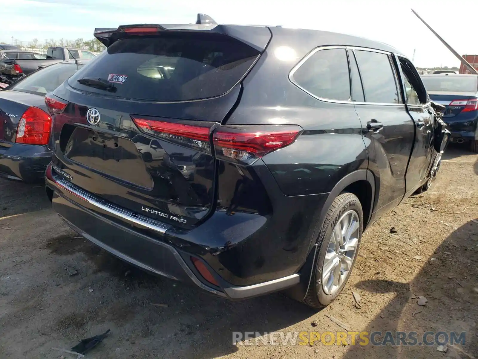 4 Photograph of a damaged car 5TDDZRBH3LS014832 TOYOTA HIGHLANDER 2020