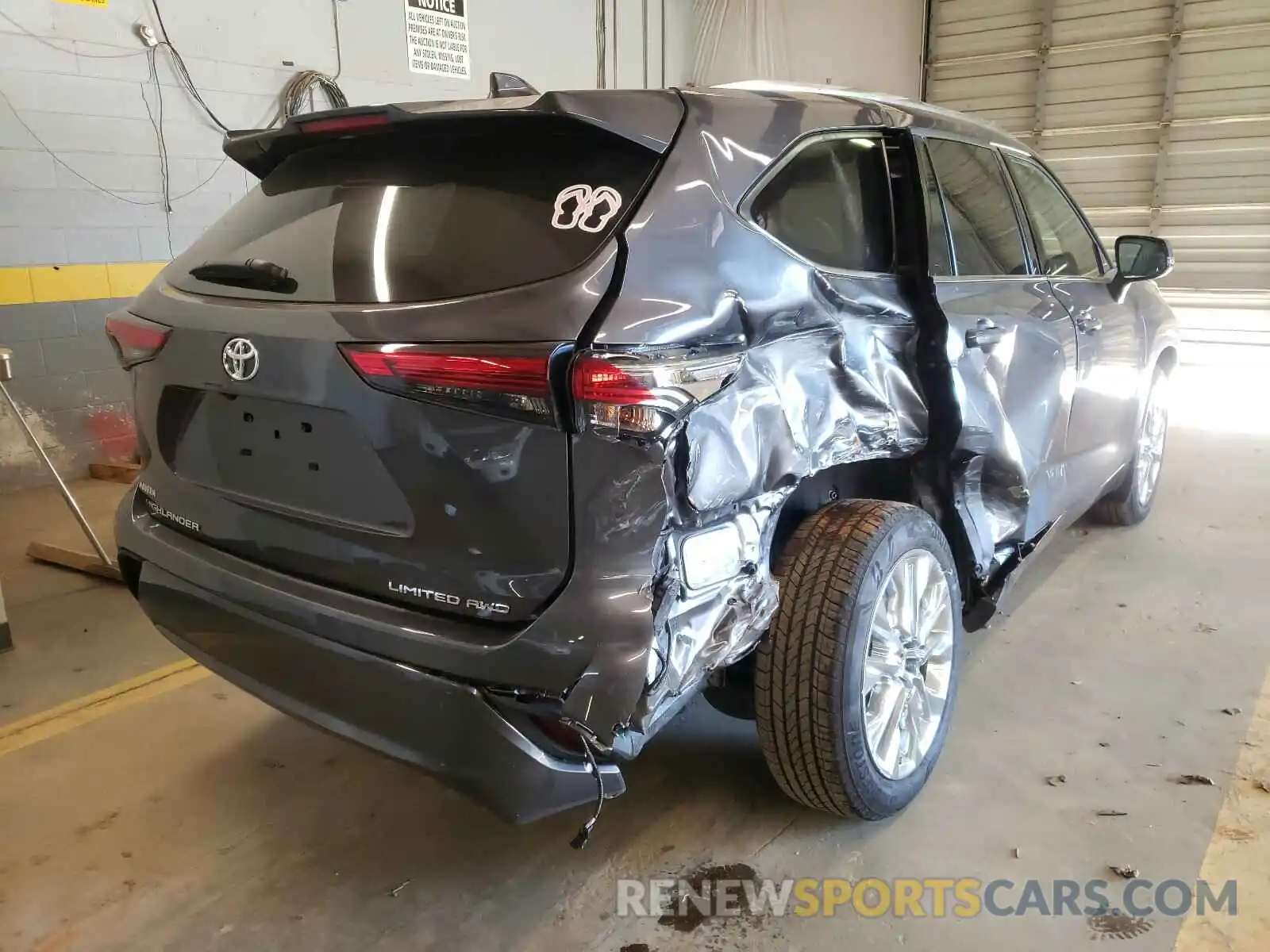 4 Photograph of a damaged car 5TDDZRBH3LS056188 TOYOTA HIGHLANDER 2020