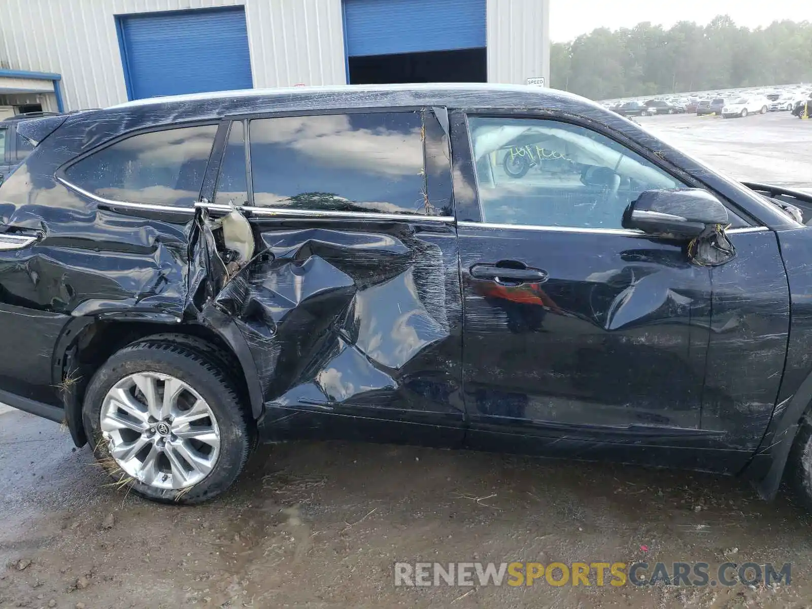 9 Photograph of a damaged car 5TDDZRBH4LS012152 TOYOTA HIGHLANDER 2020