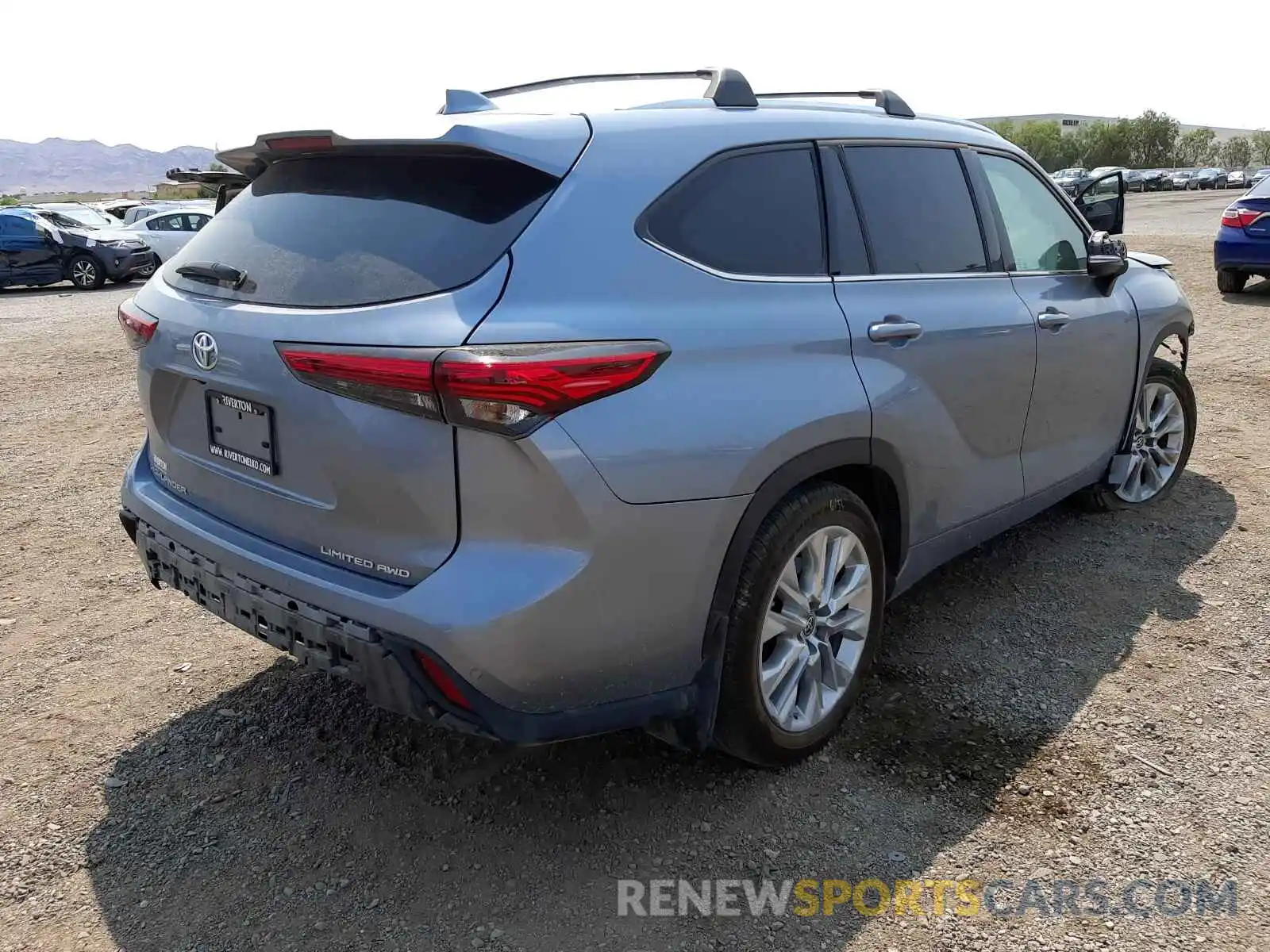 4 Photograph of a damaged car 5TDDZRBH4LS012605 TOYOTA HIGHLANDER 2020