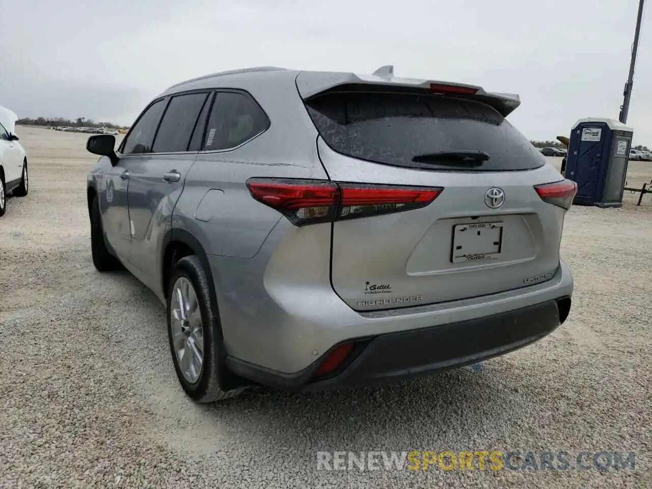 3 Photograph of a damaged car 5TDDZRBH4LS021143 TOYOTA HIGHLANDER 2020