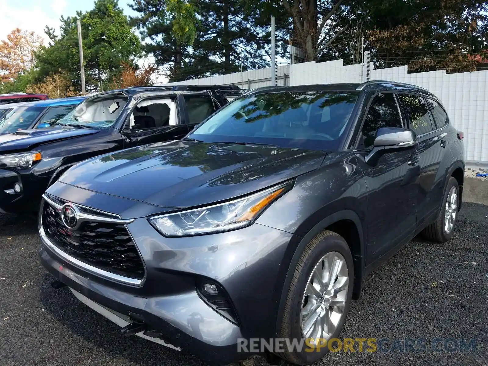 2 Photograph of a damaged car 5TDDZRBH4LS030599 TOYOTA HIGHLANDER 2020