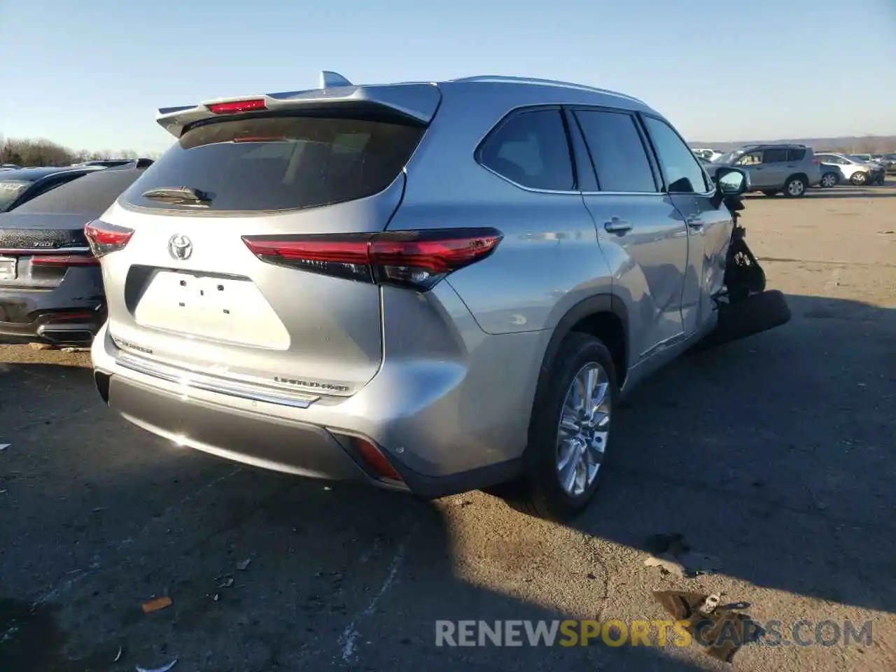 4 Photograph of a damaged car 5TDDZRBH4LS039528 TOYOTA HIGHLANDER 2020