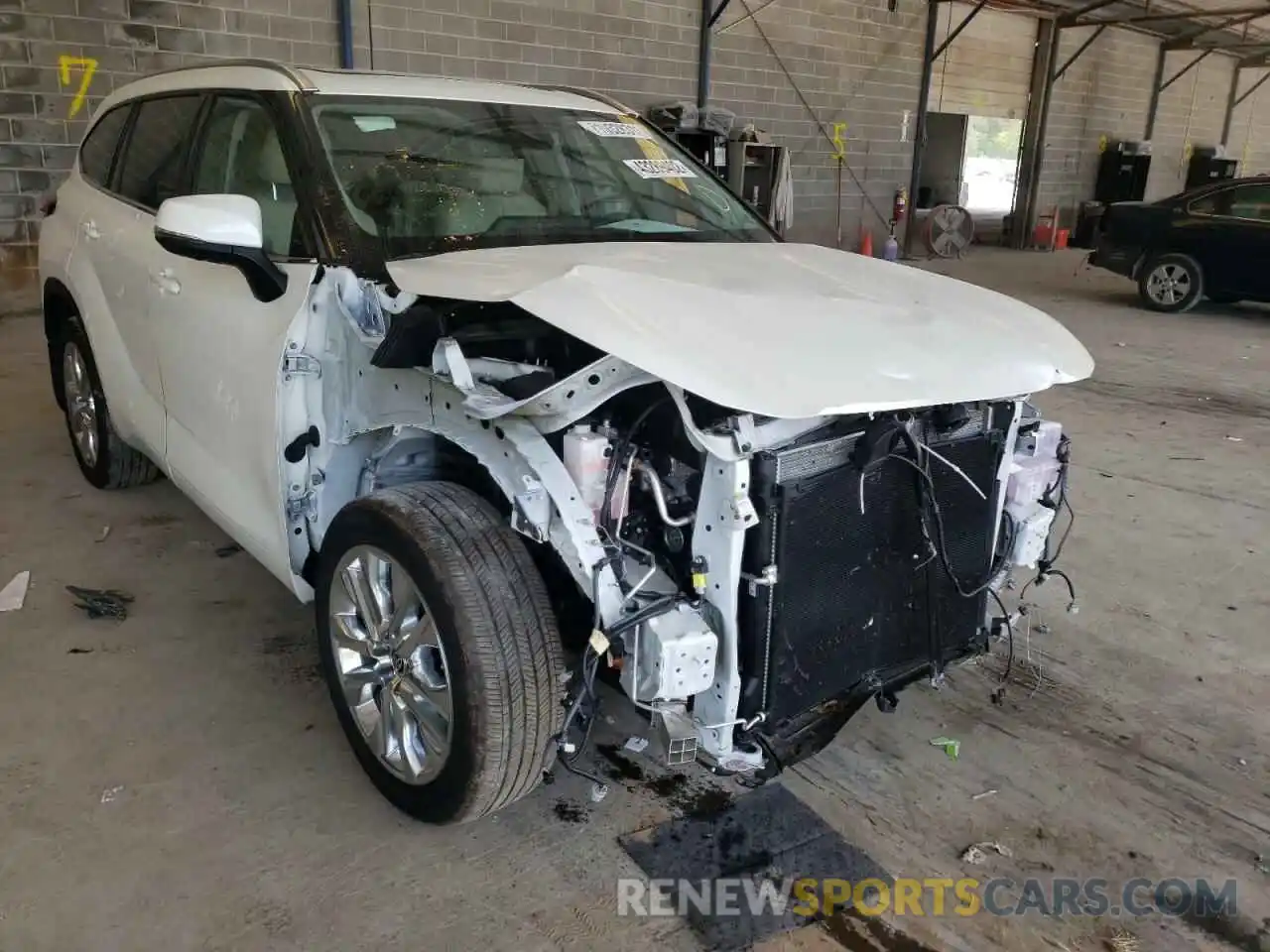 1 Photograph of a damaged car 5TDDZRBH4LS044812 TOYOTA HIGHLANDER 2020