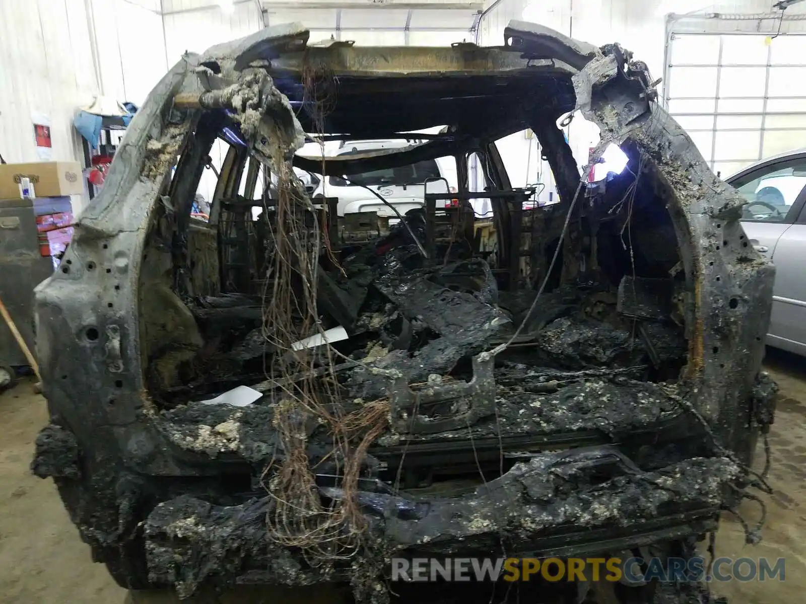 10 Photograph of a damaged car 5TDDZRBH5LS014475 TOYOTA HIGHLANDER 2020