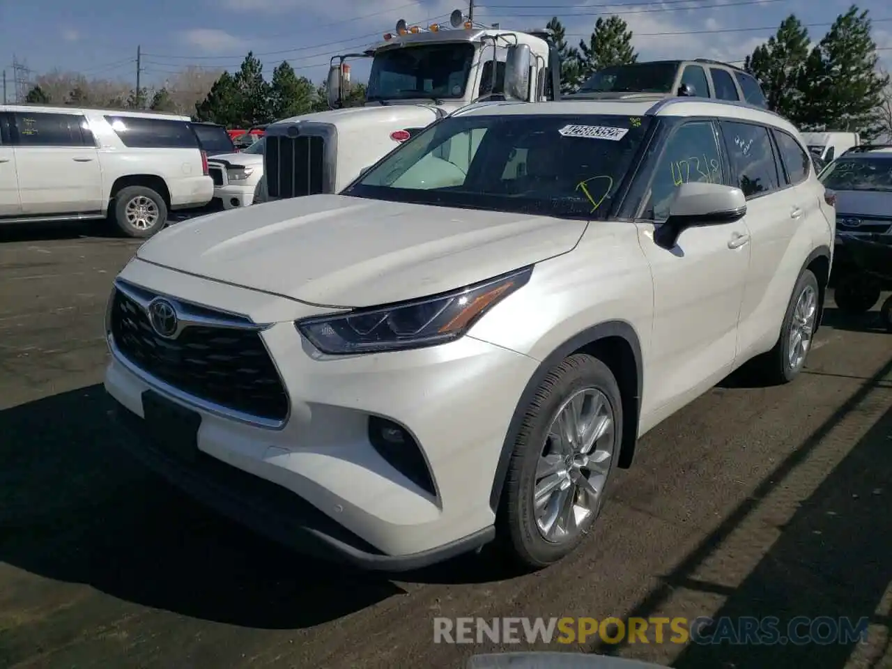 2 Photograph of a damaged car 5TDDZRBH6LS009320 TOYOTA HIGHLANDER 2020