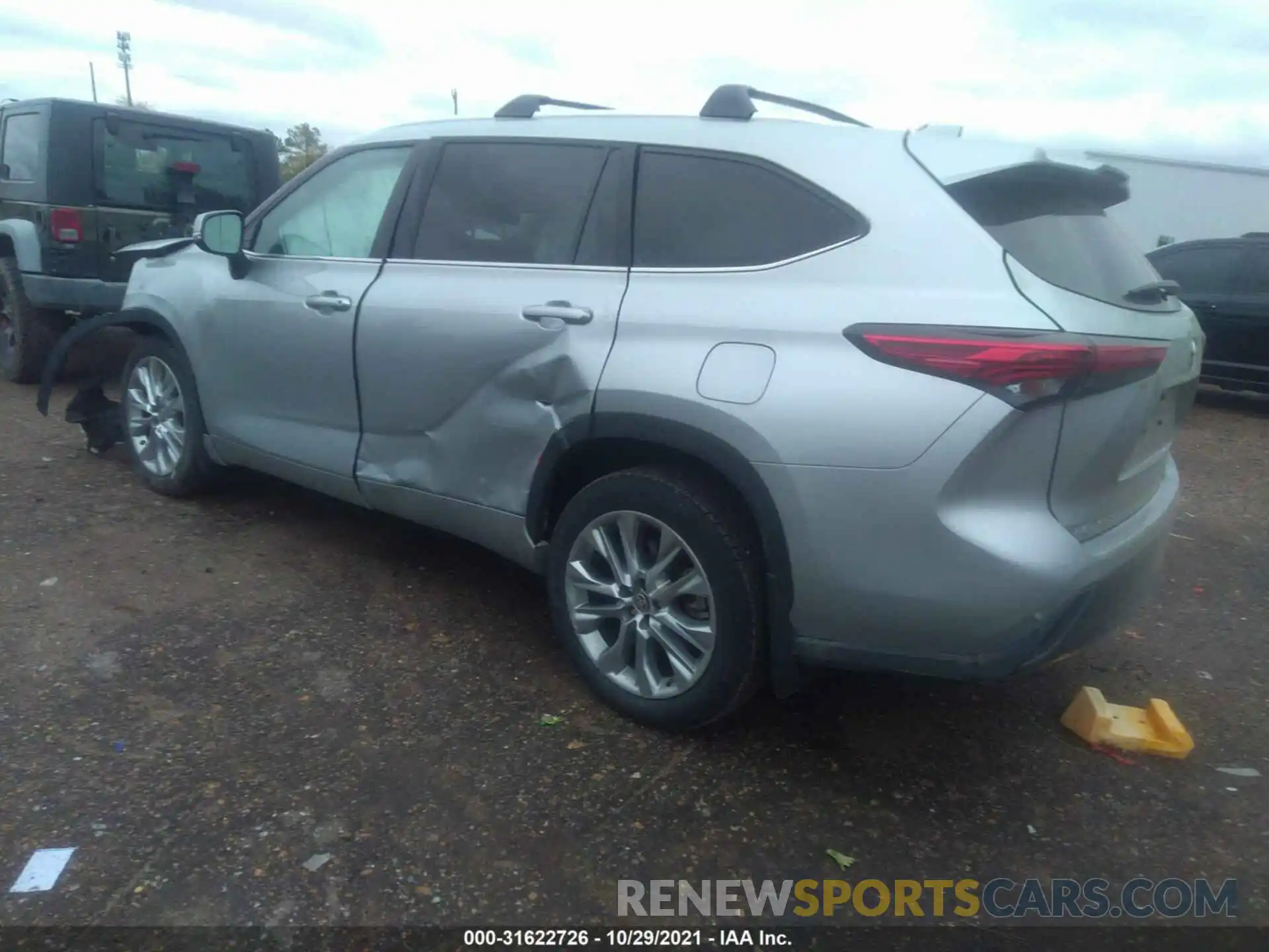 3 Photograph of a damaged car 5TDDZRBH7LS003977 TOYOTA HIGHLANDER 2020