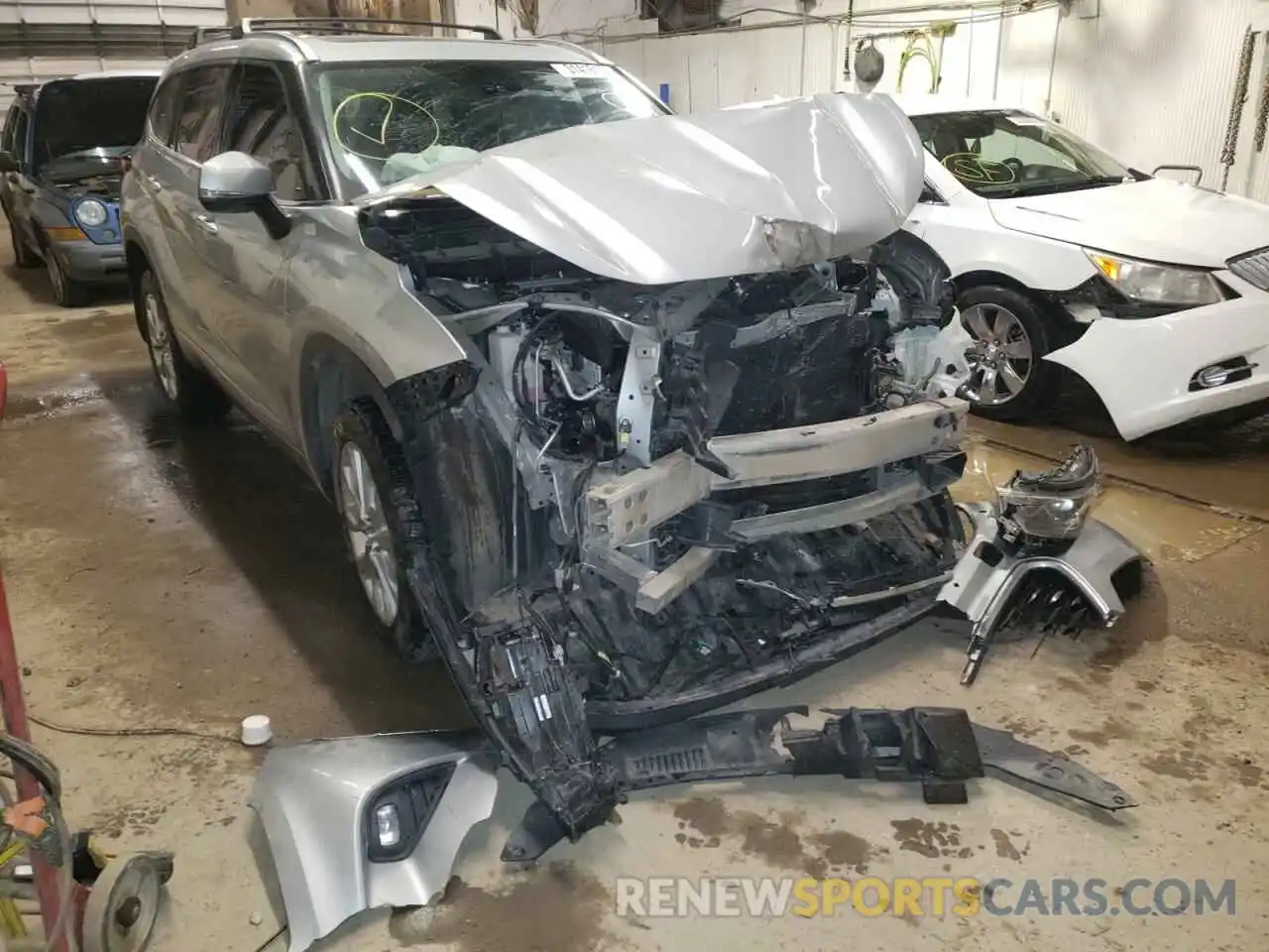 1 Photograph of a damaged car 5TDDZRBH7LS004630 TOYOTA HIGHLANDER 2020