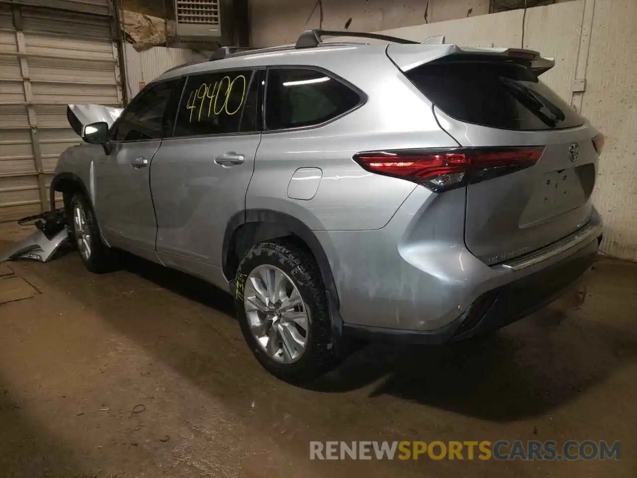 3 Photograph of a damaged car 5TDDZRBH7LS004630 TOYOTA HIGHLANDER 2020