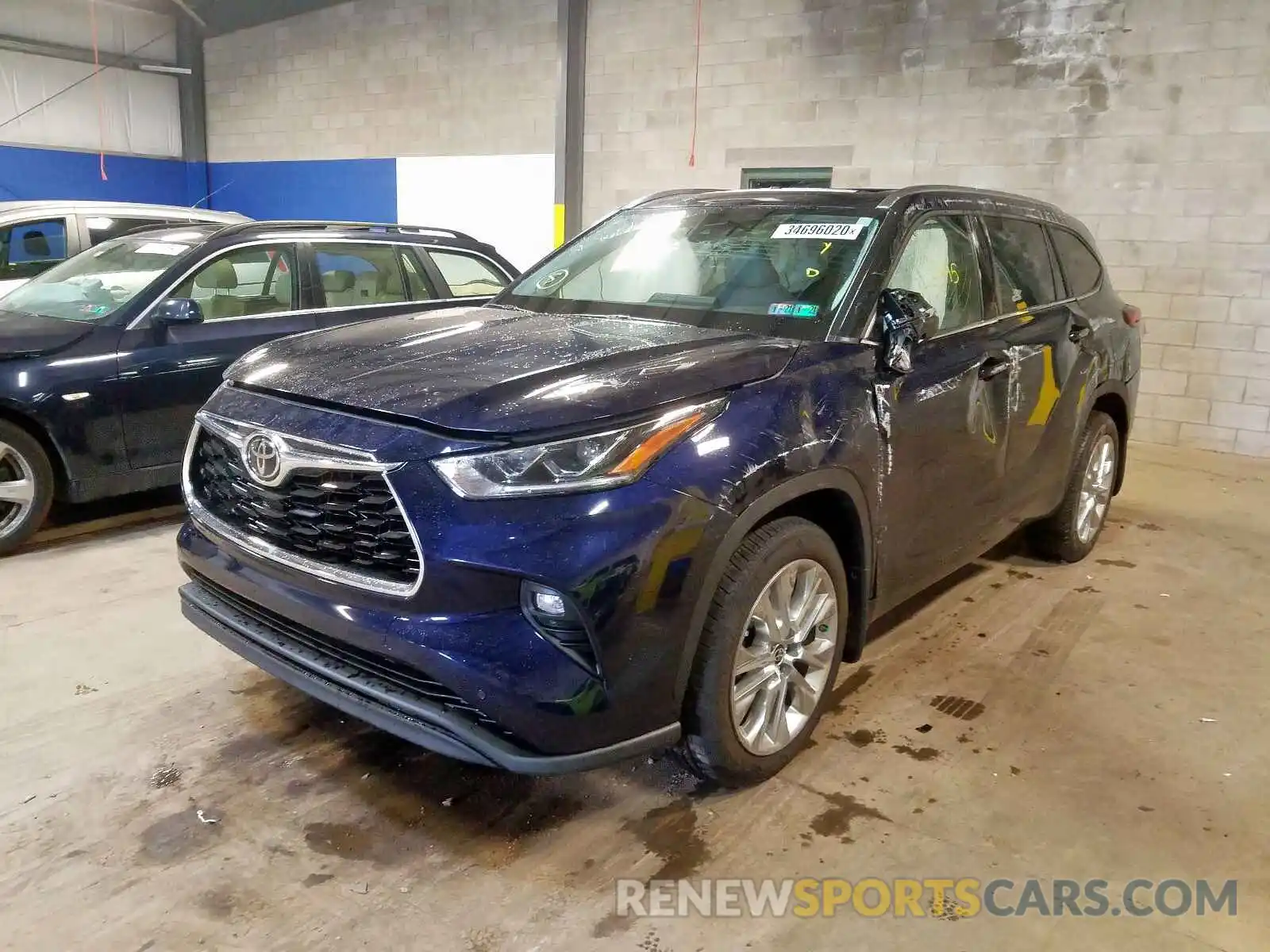 2 Photograph of a damaged car 5TDDZRBH7LS005485 TOYOTA HIGHLANDER 2020