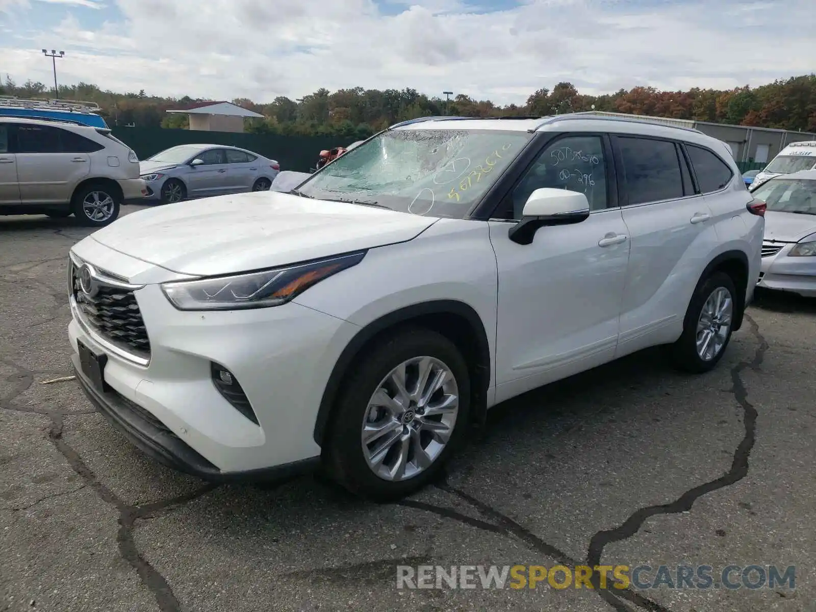 2 Photograph of a damaged car 5TDDZRBH7LS026692 TOYOTA HIGHLANDER 2020