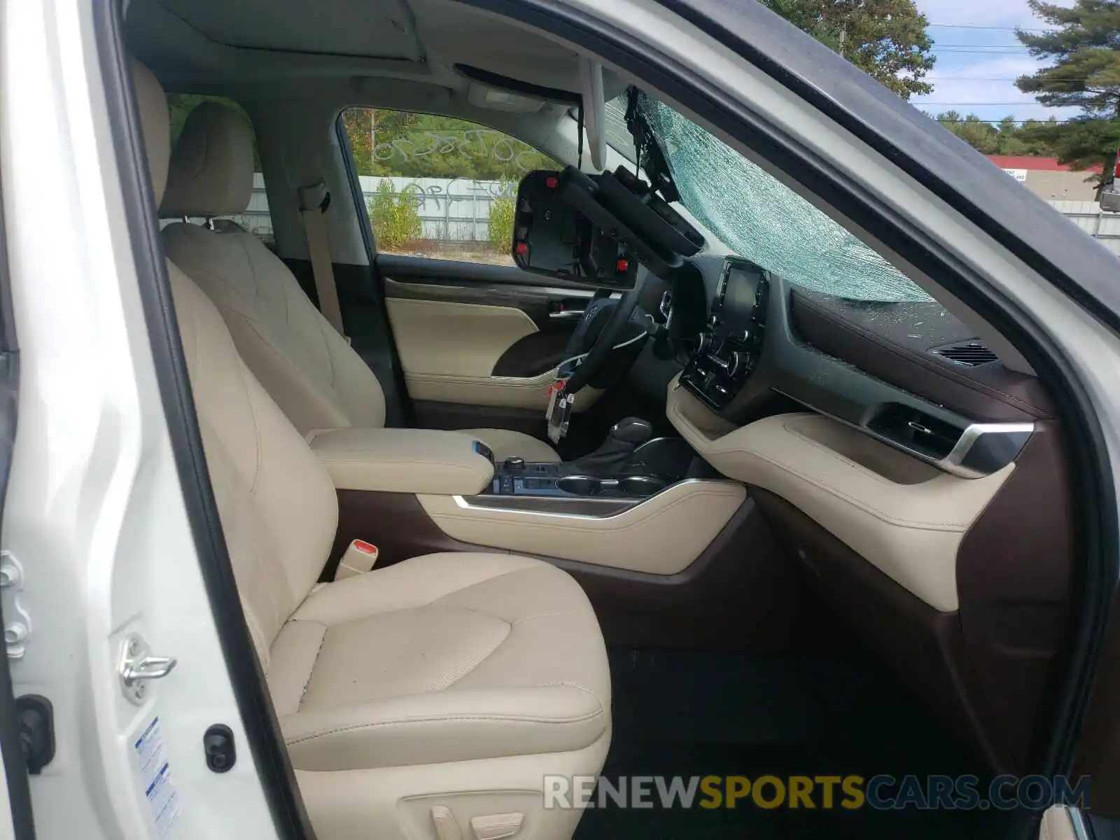 5 Photograph of a damaged car 5TDDZRBH7LS026692 TOYOTA HIGHLANDER 2020