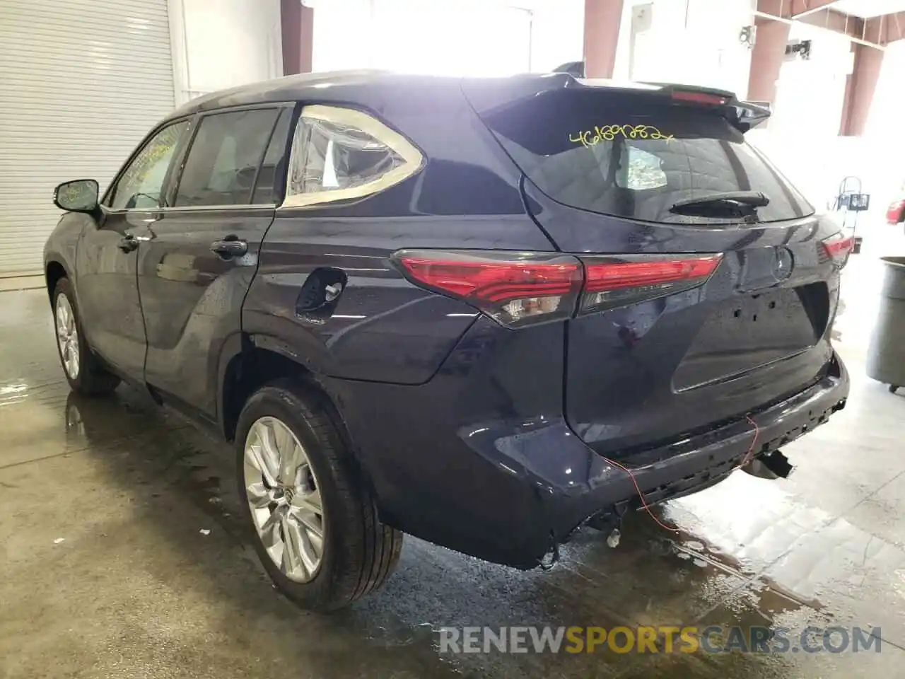 3 Photograph of a damaged car 5TDDZRBH7LS044173 TOYOTA HIGHLANDER 2020