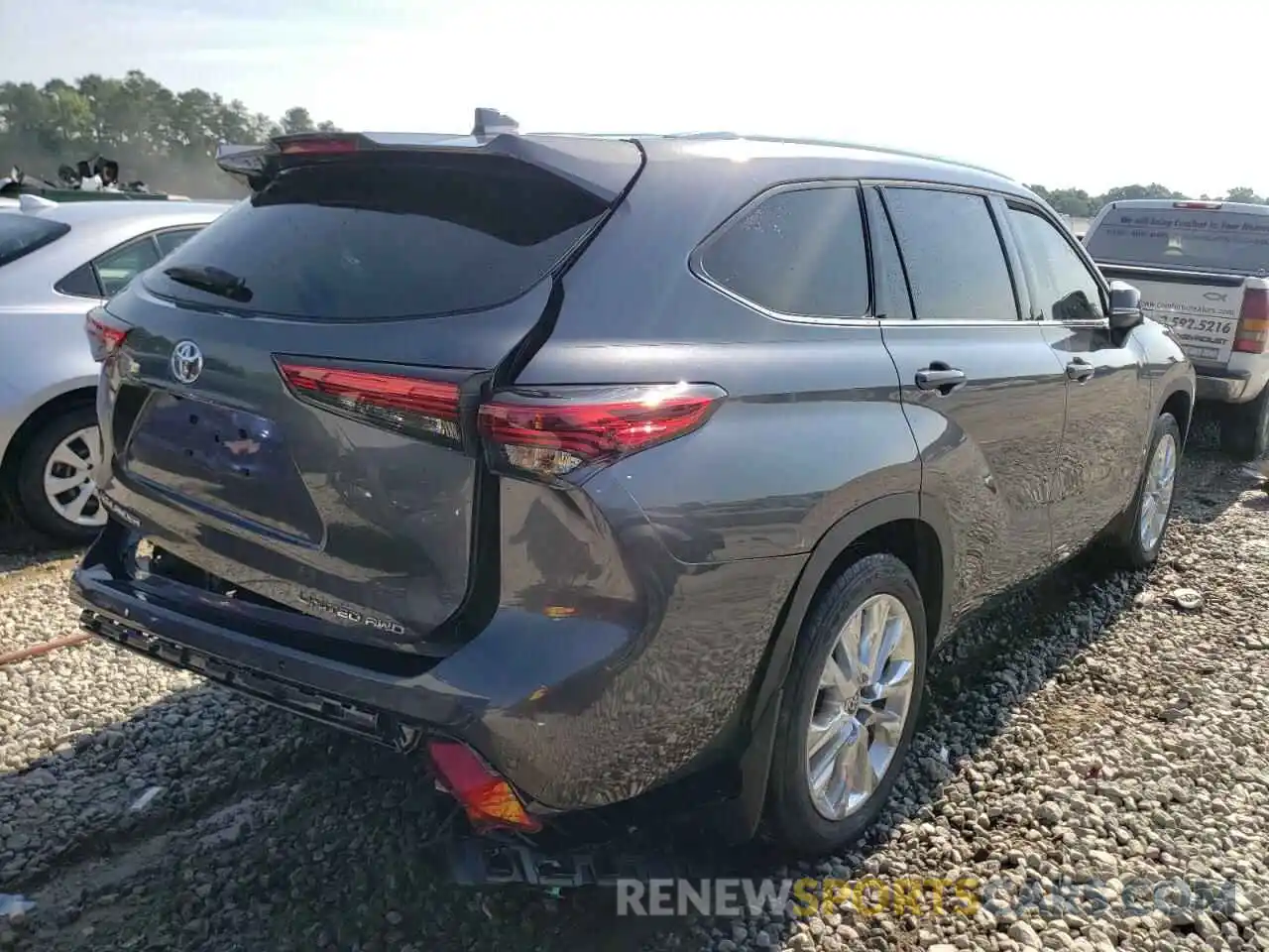 4 Photograph of a damaged car 5TDDZRBH8LS018116 TOYOTA HIGHLANDER 2020