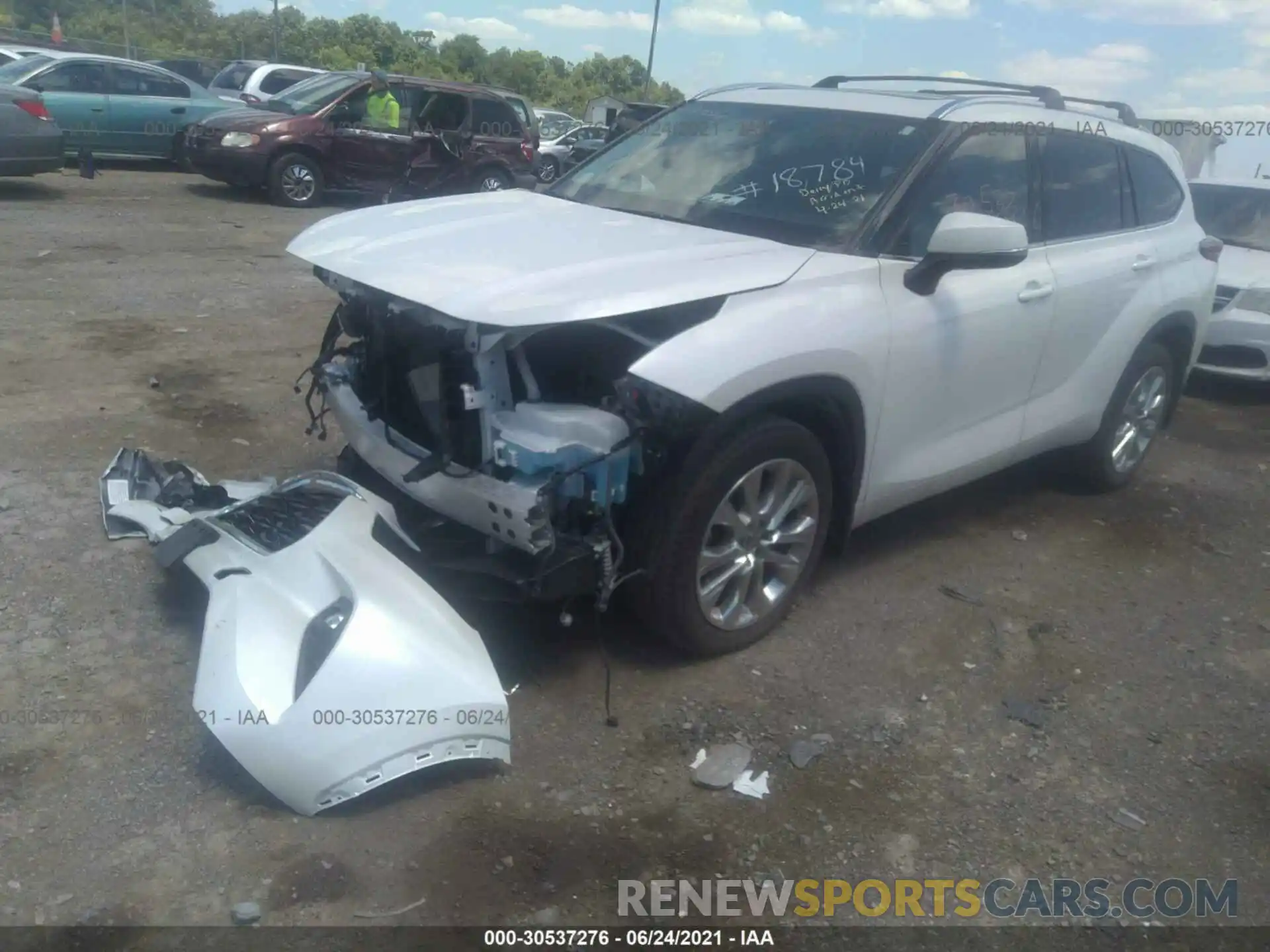 2 Photograph of a damaged car 5TDDZRBH9LS033725 TOYOTA HIGHLANDER 2020