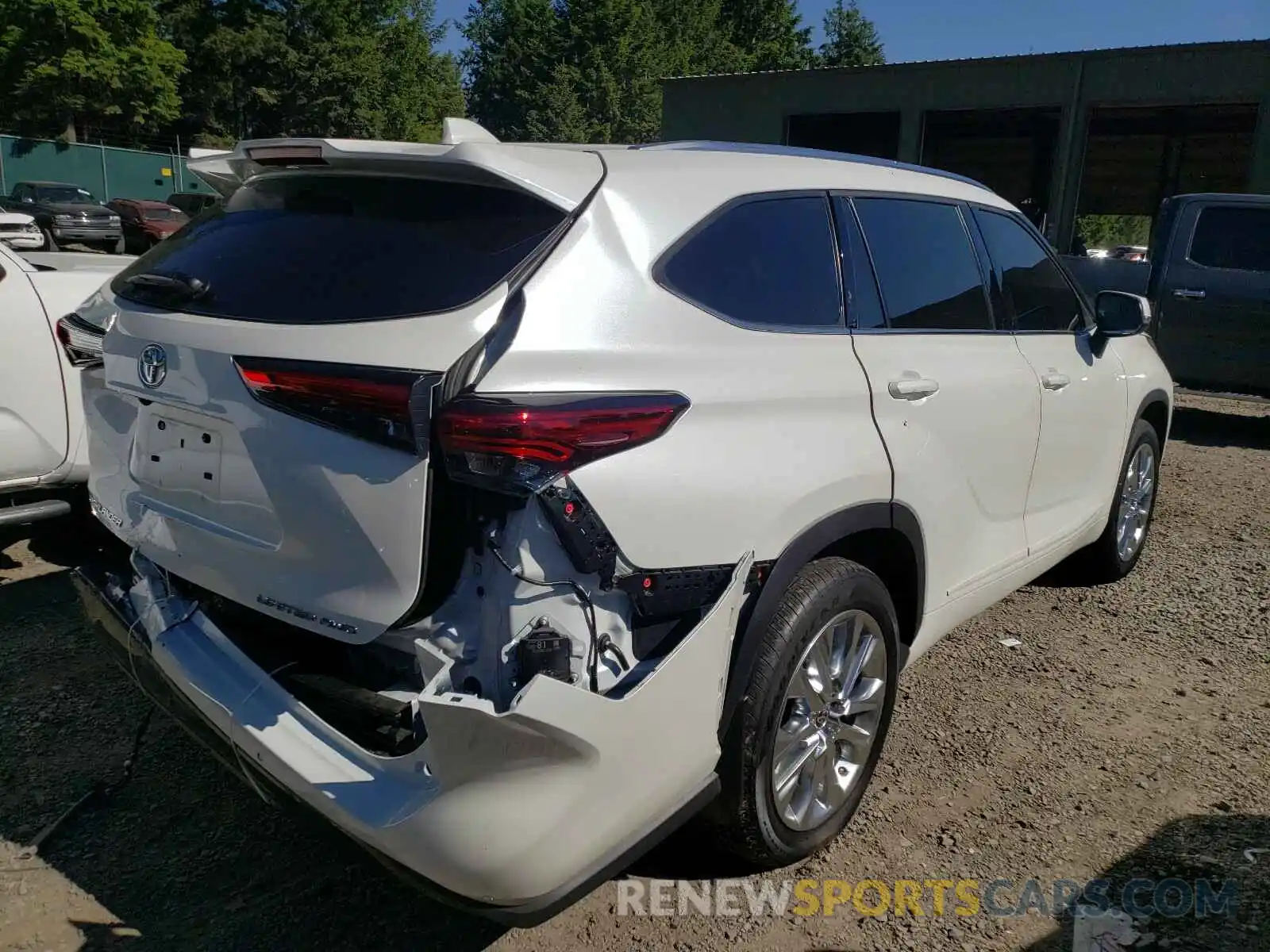 4 Photograph of a damaged car 5TDDZRBH9LS040657 TOYOTA HIGHLANDER 2020