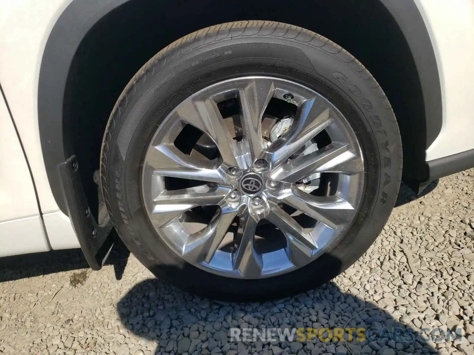 9 Photograph of a damaged car 5TDDZRBH9LS040657 TOYOTA HIGHLANDER 2020