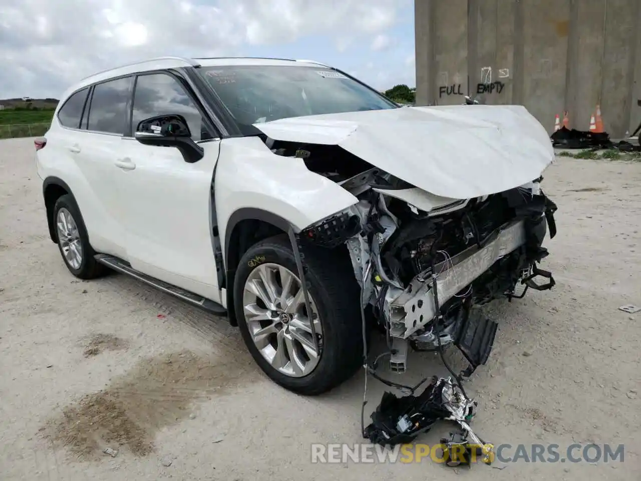 1 Photograph of a damaged car 5TDDZRBH9LS045390 TOYOTA HIGHLANDER 2020