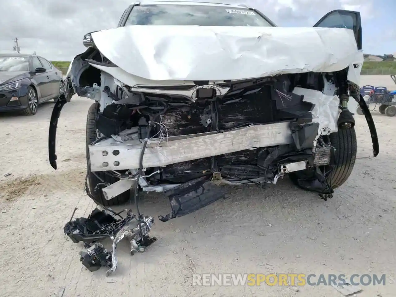 9 Photograph of a damaged car 5TDDZRBH9LS045390 TOYOTA HIGHLANDER 2020